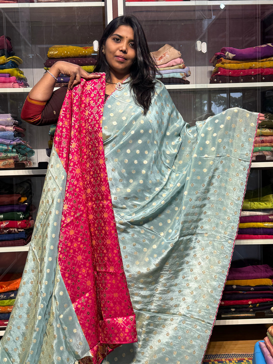 PURE TISSUE SILK WITH SCALLOP BORDER AND IKKAT PATOLA BLOUSE : SEA BLUE