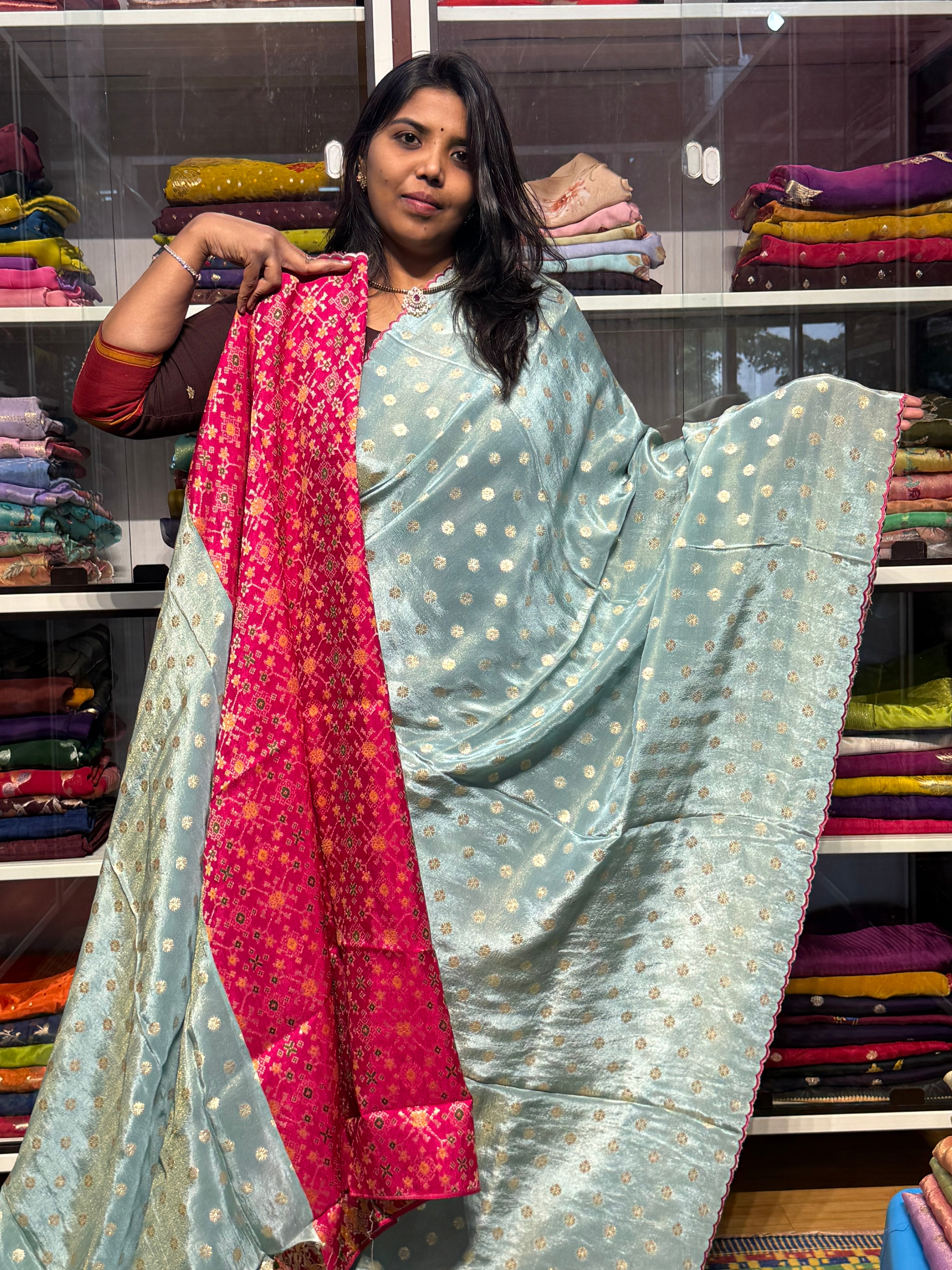 PURE TISSUE SILK WITH SCALLOP BORDER AND IKKAT PATOLA BLOUSE : SEA BLUE