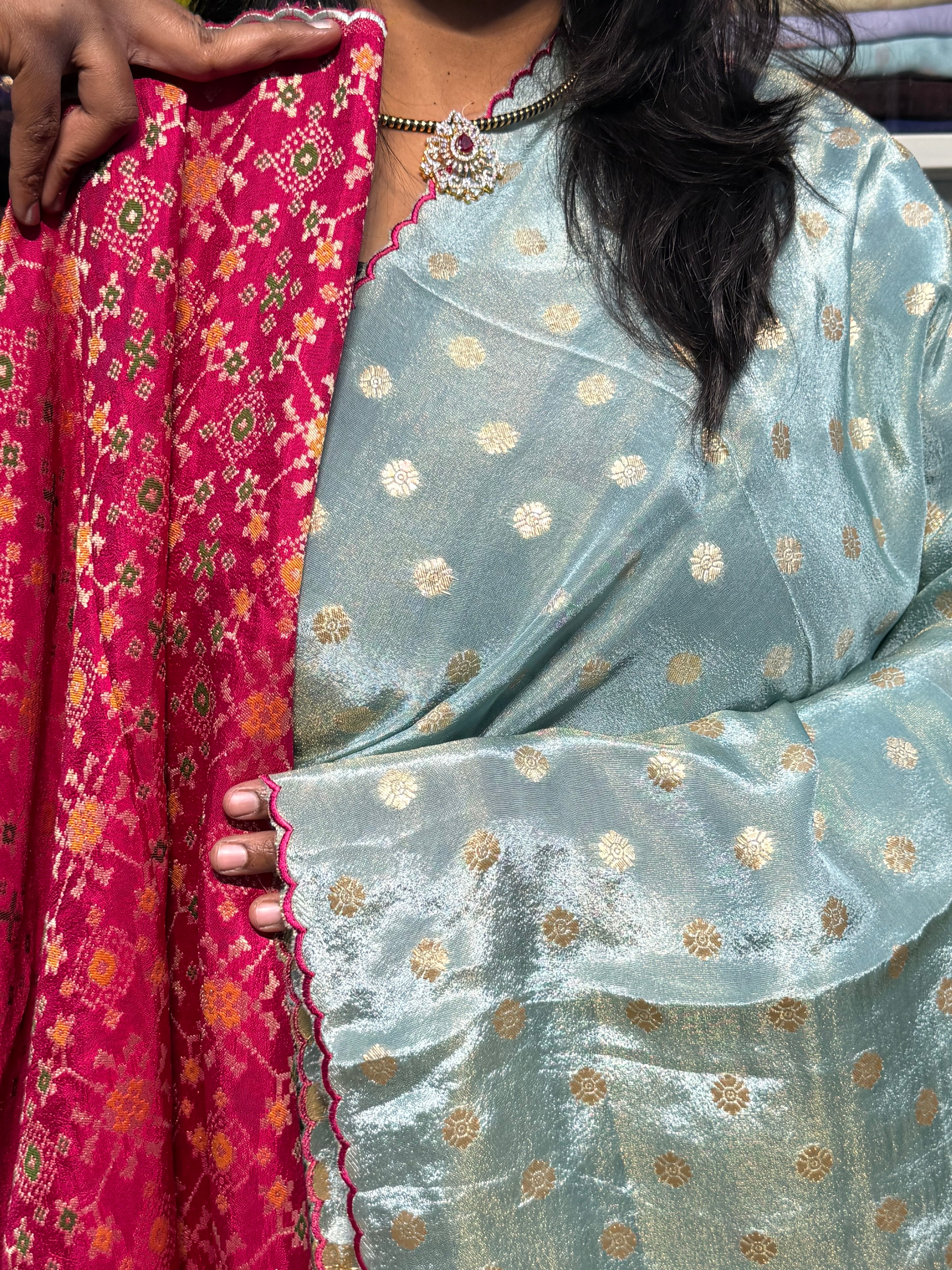 PURE TISSUE SILK WITH SCALLOP BORDER AND IKKAT PATOLA BLOUSE : SEA BLUE