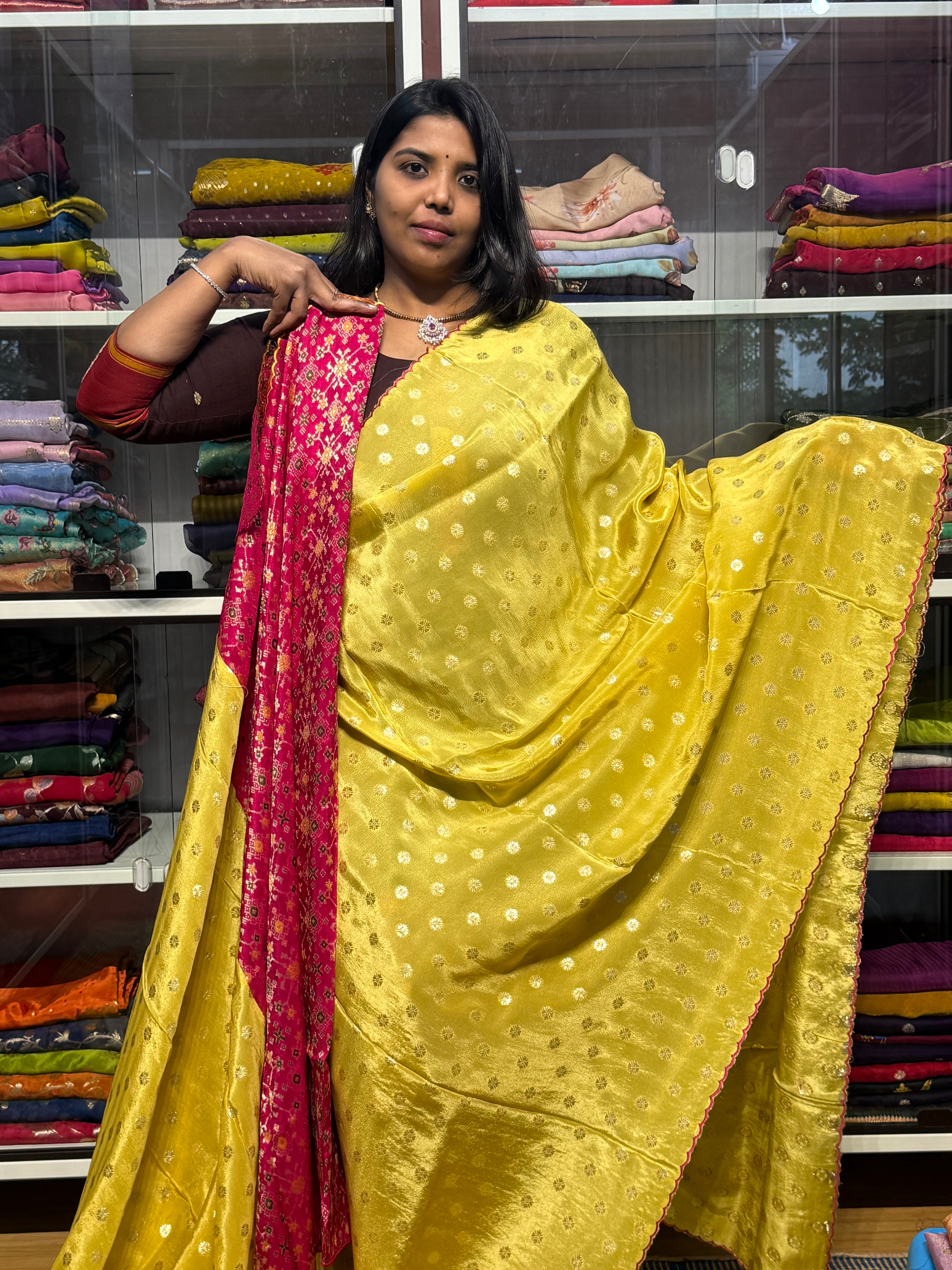 PURE TISSUE SILK WITH SCALLOP BORDER AND IKKAT PATOLA BLOUSE : YELLOW