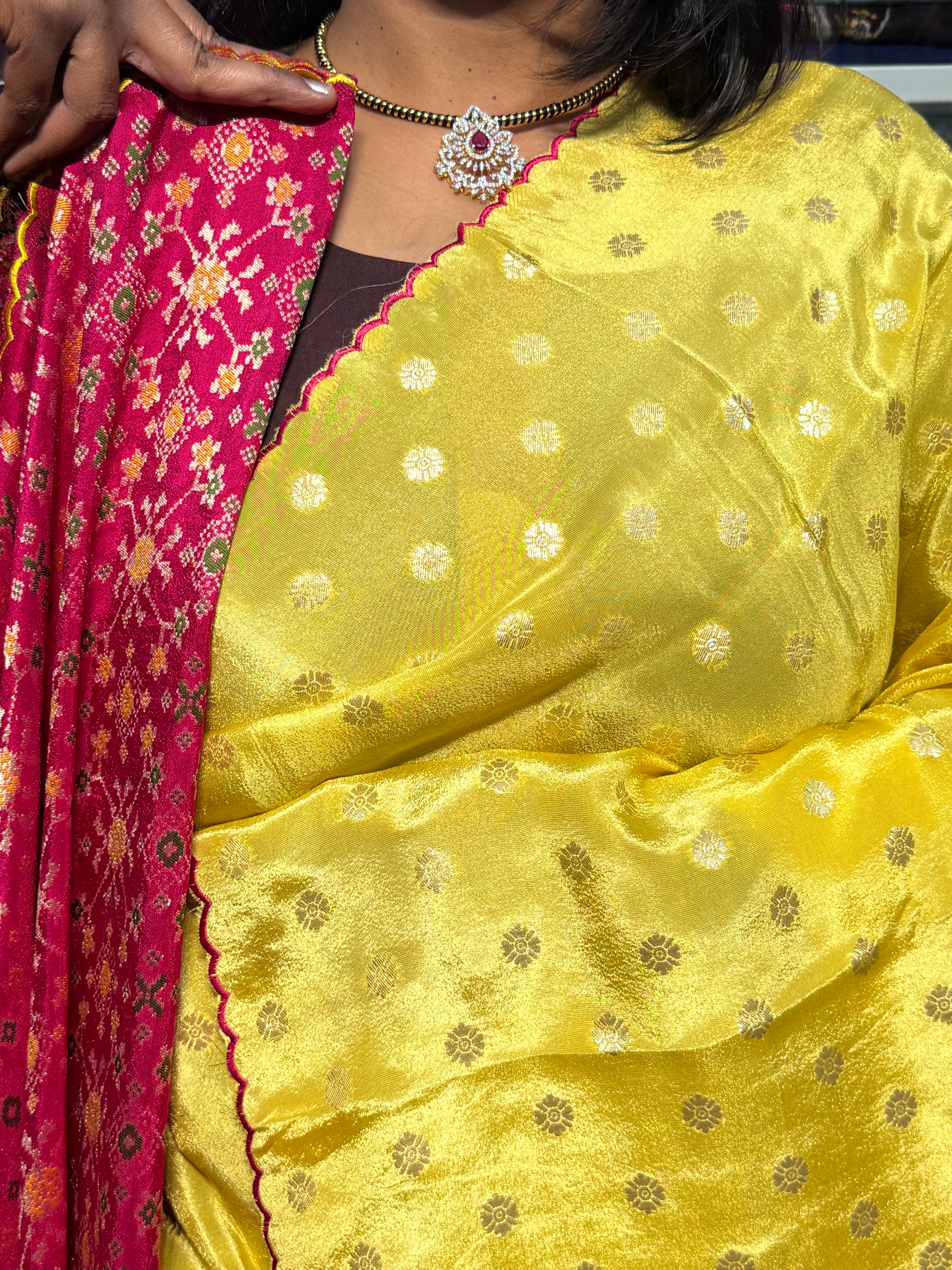 PURE TISSUE SILK WITH SCALLOP BORDER AND IKKAT PATOLA BLOUSE : YELLOW