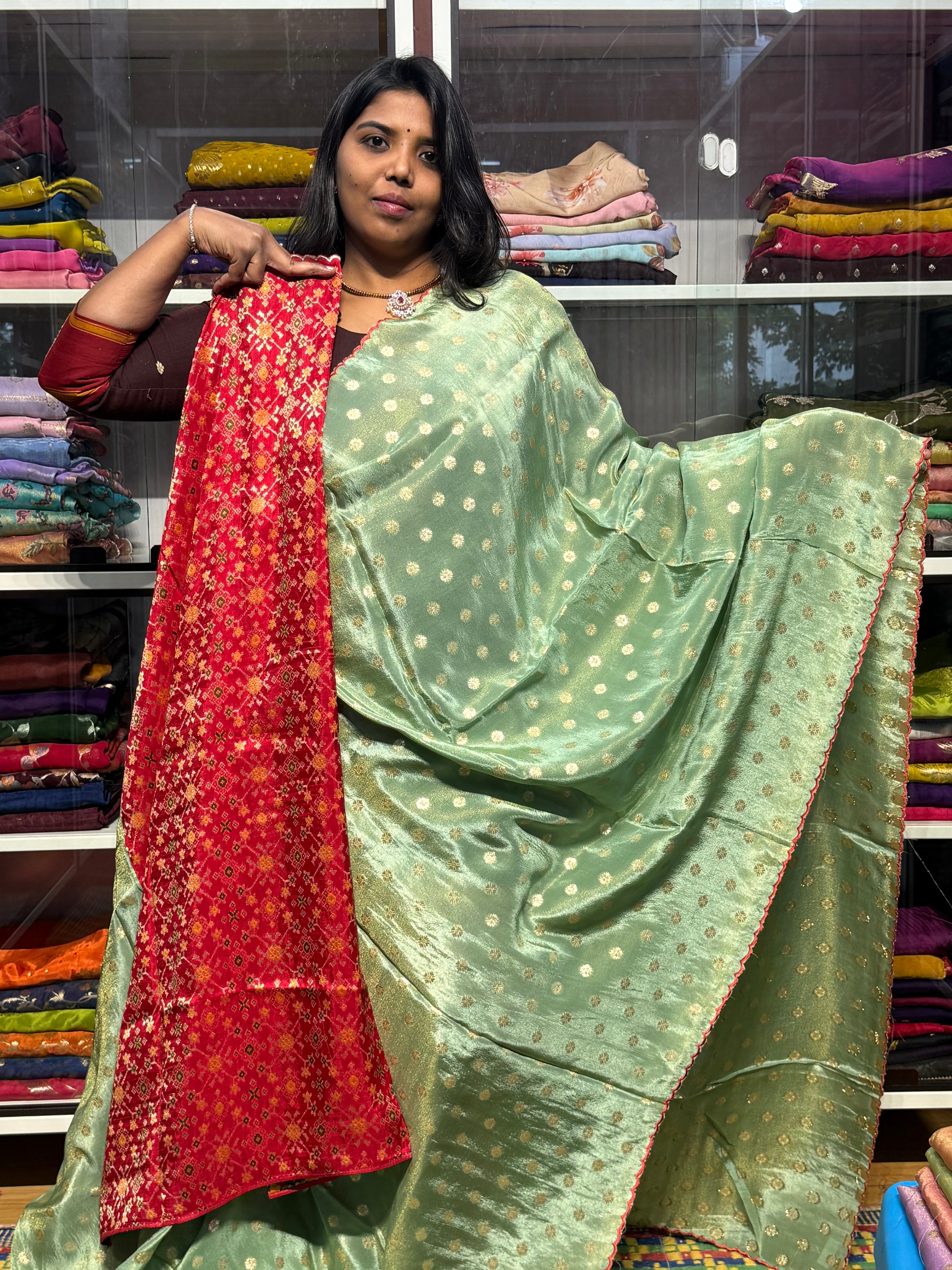 PURE TISSUE SILK WITH SCALLOP BORDER AND IKKAT PATOLA BLOUSE :SEA GREEN