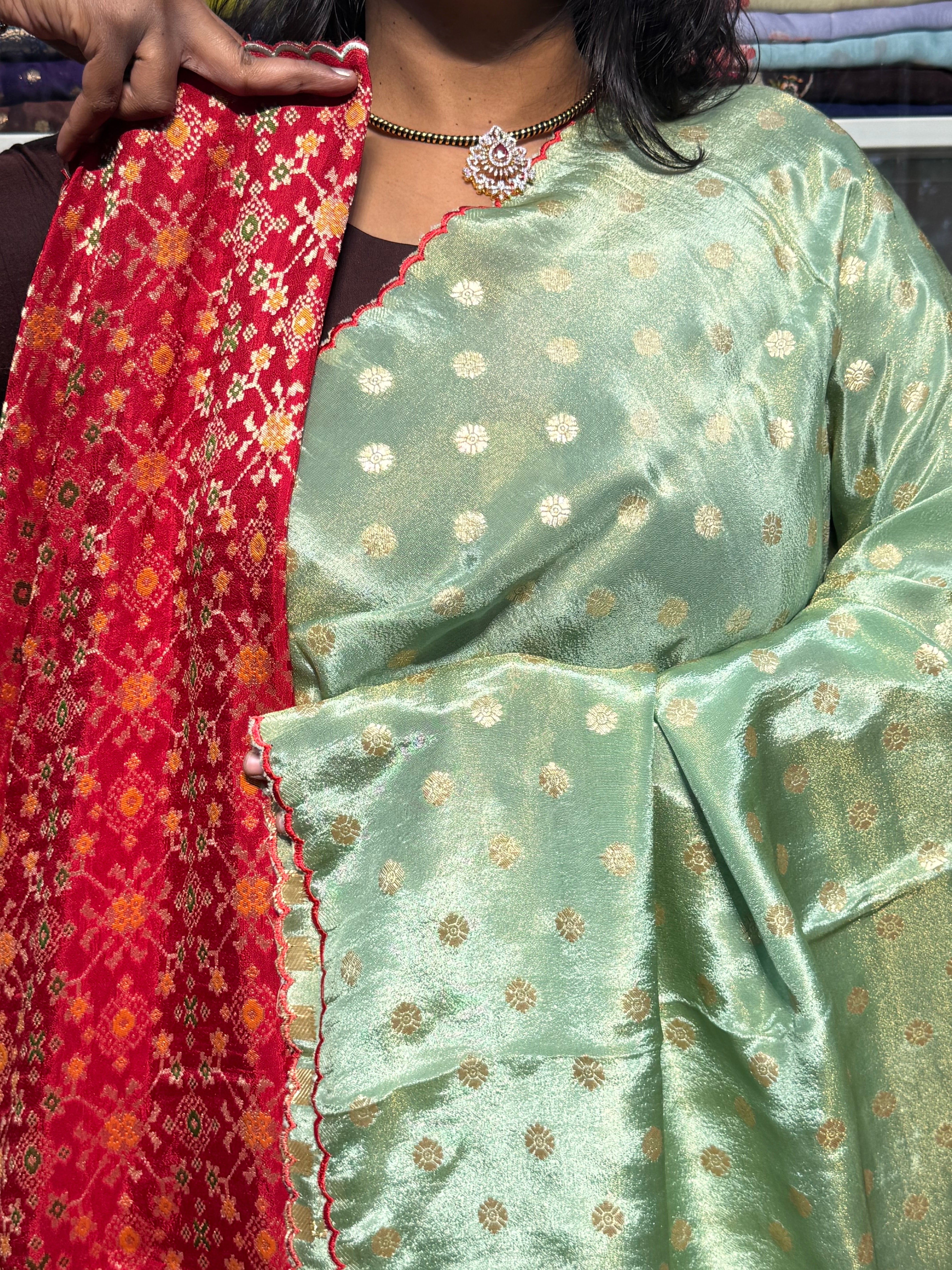 PURE TISSUE SILK WITH SCALLOP BORDER AND IKKAT PATOLA BLOUSE :SEA GREEN