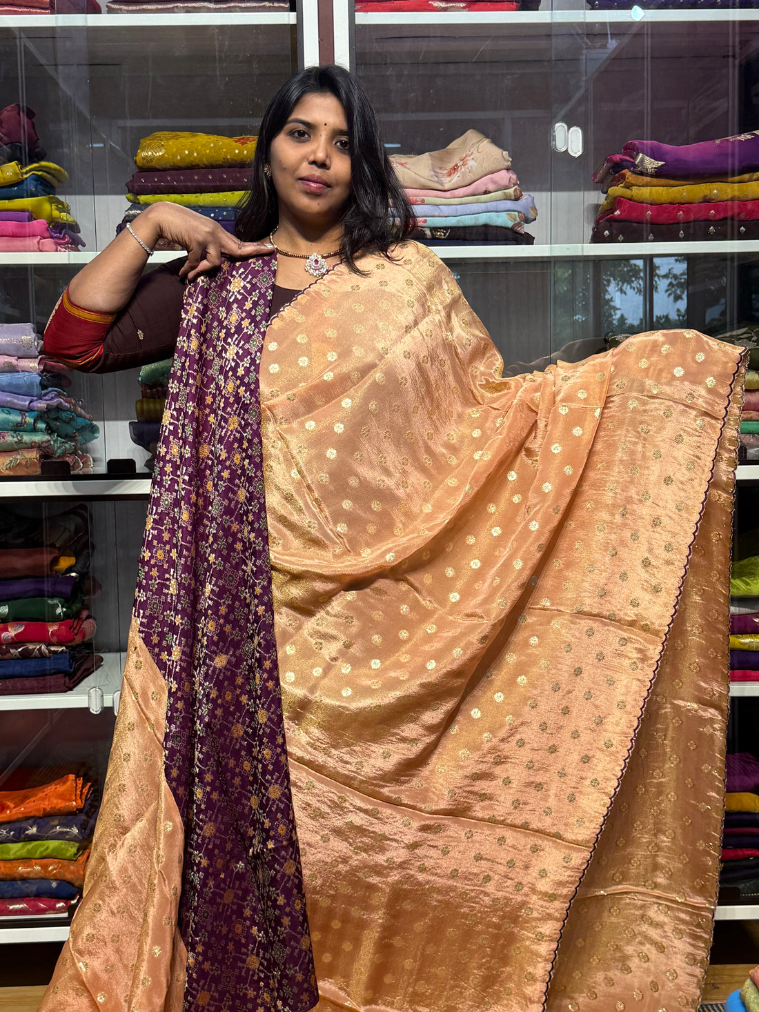 PURE TISSUE SILK WITH SCALLOP BORDER AND IKKAT PATOLA BLOUSE : PEACH
