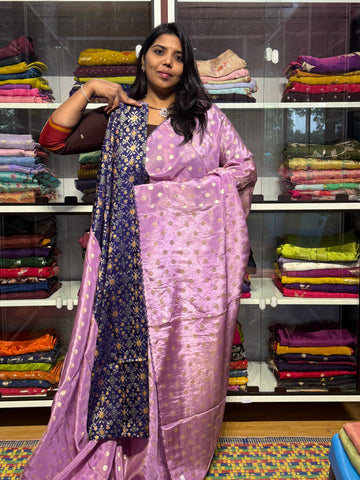 PURE TISSUE SILK WITH SCALLOP BORDER AND IKKAT PATOLA BLOUSE : LAVENDER