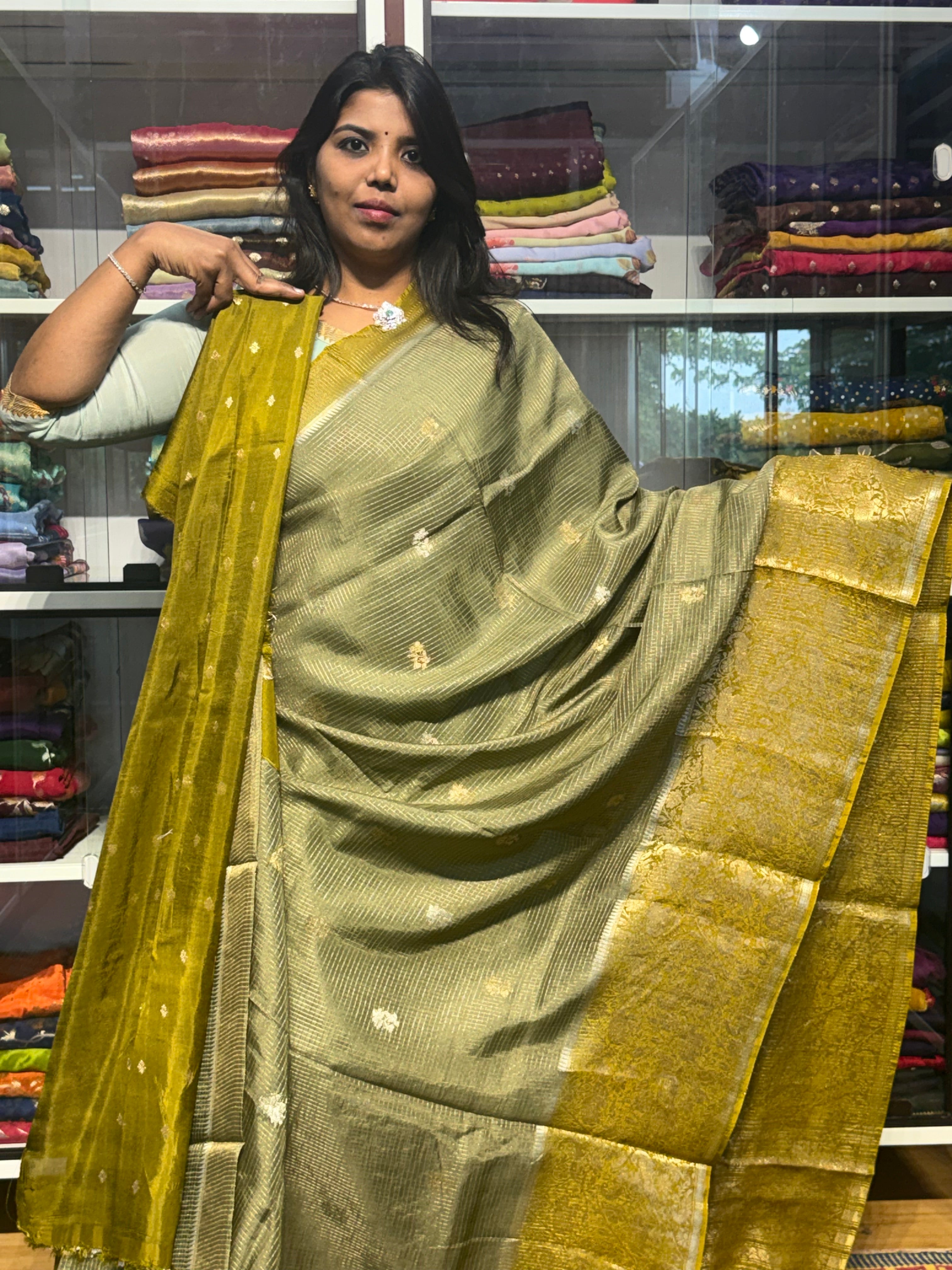 VINTAGE CHECKS WITH BIG BORDER: PESARA GREEN