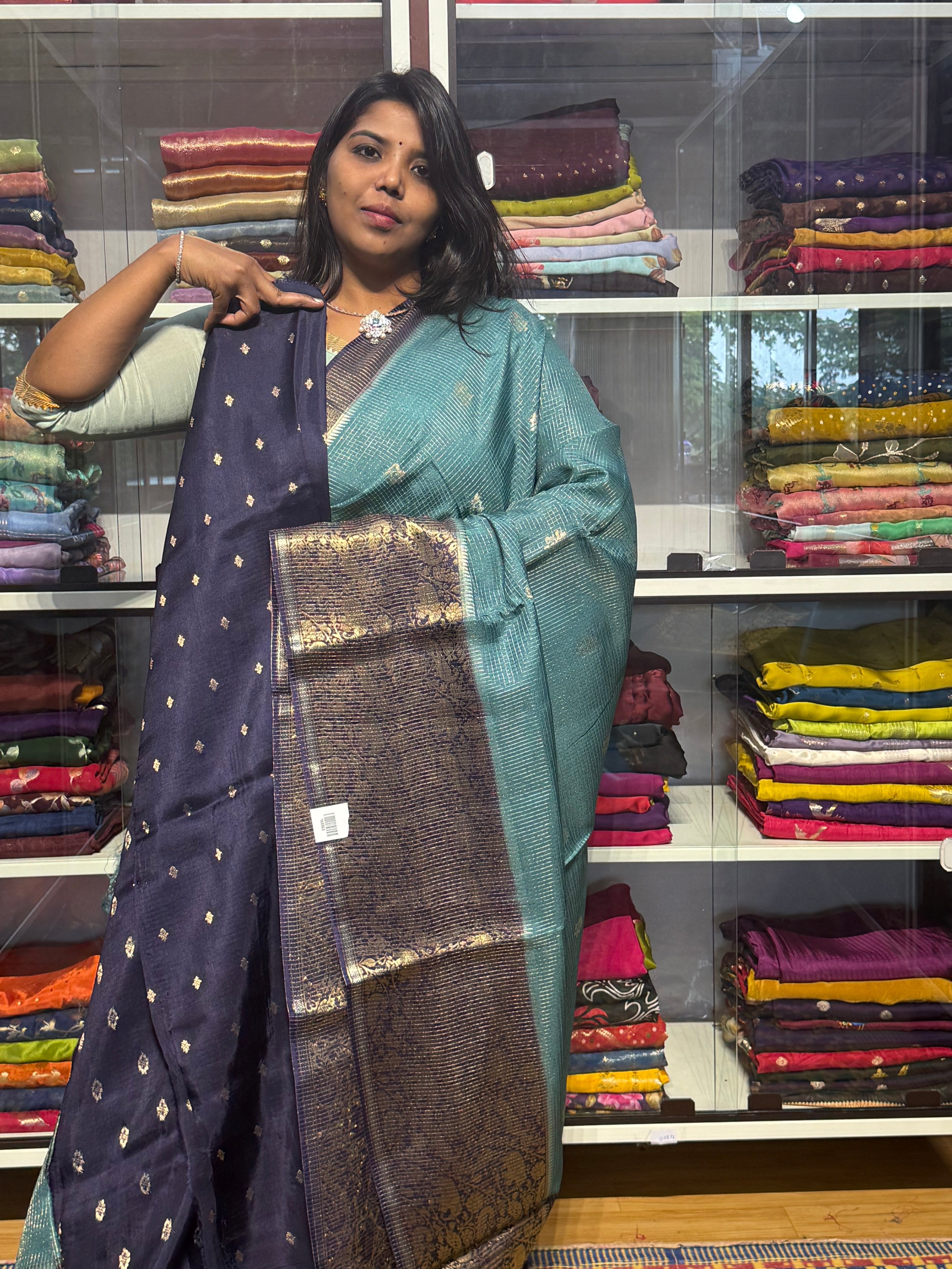 VINTAGE CHECKS WITH BIG BORDER: BLUE