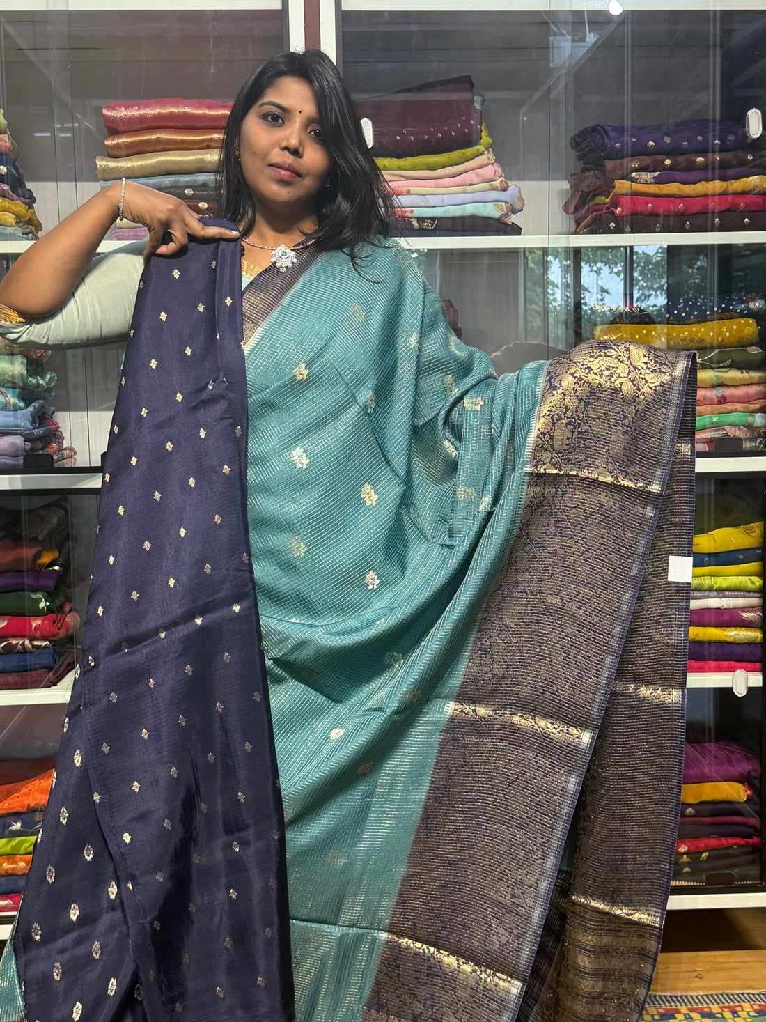 VINTAGE CHECKS WITH BIG BORDER: BLUE