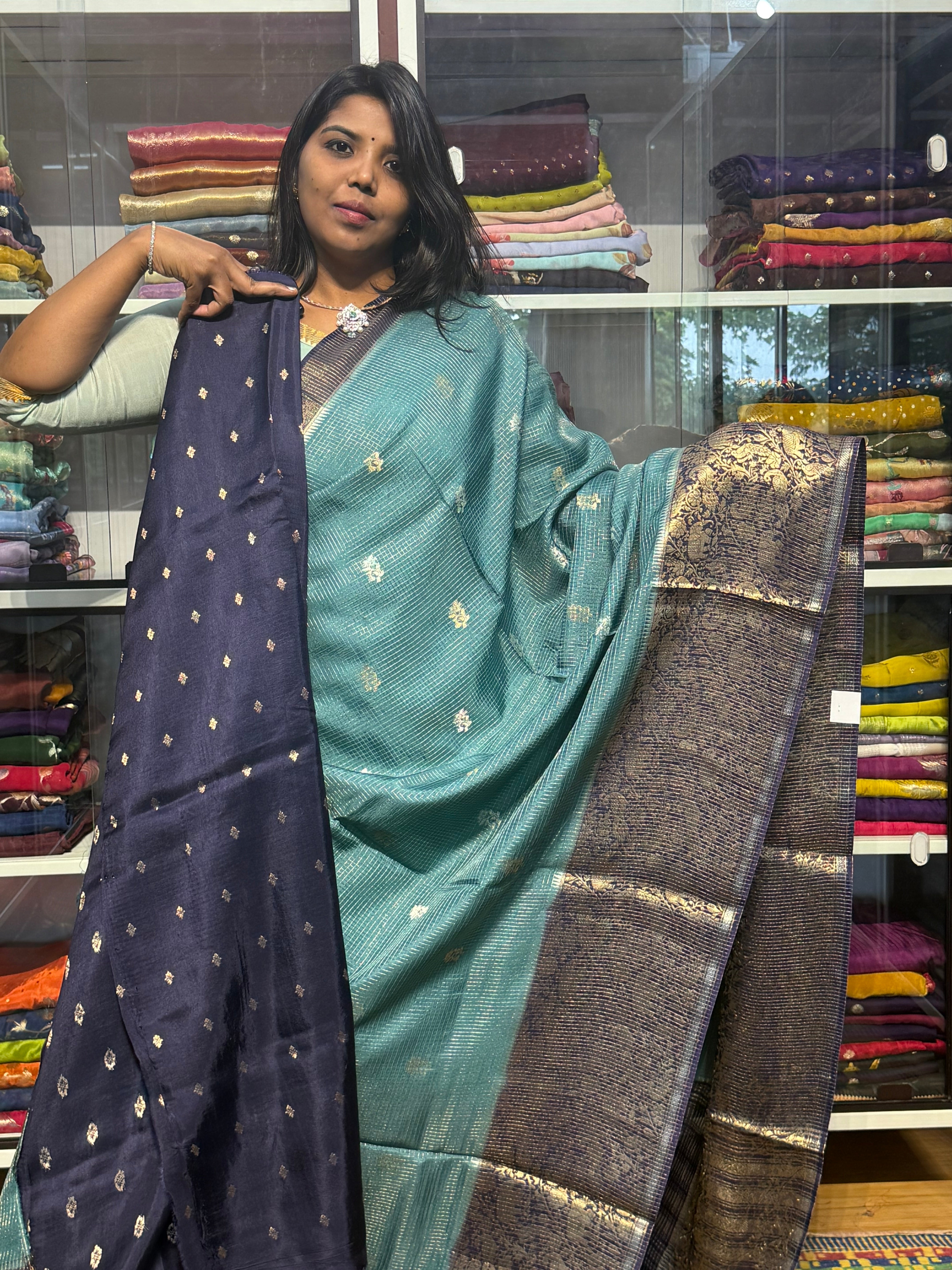 VINTAGE CHECKS WITH BIG BORDER: BLUE