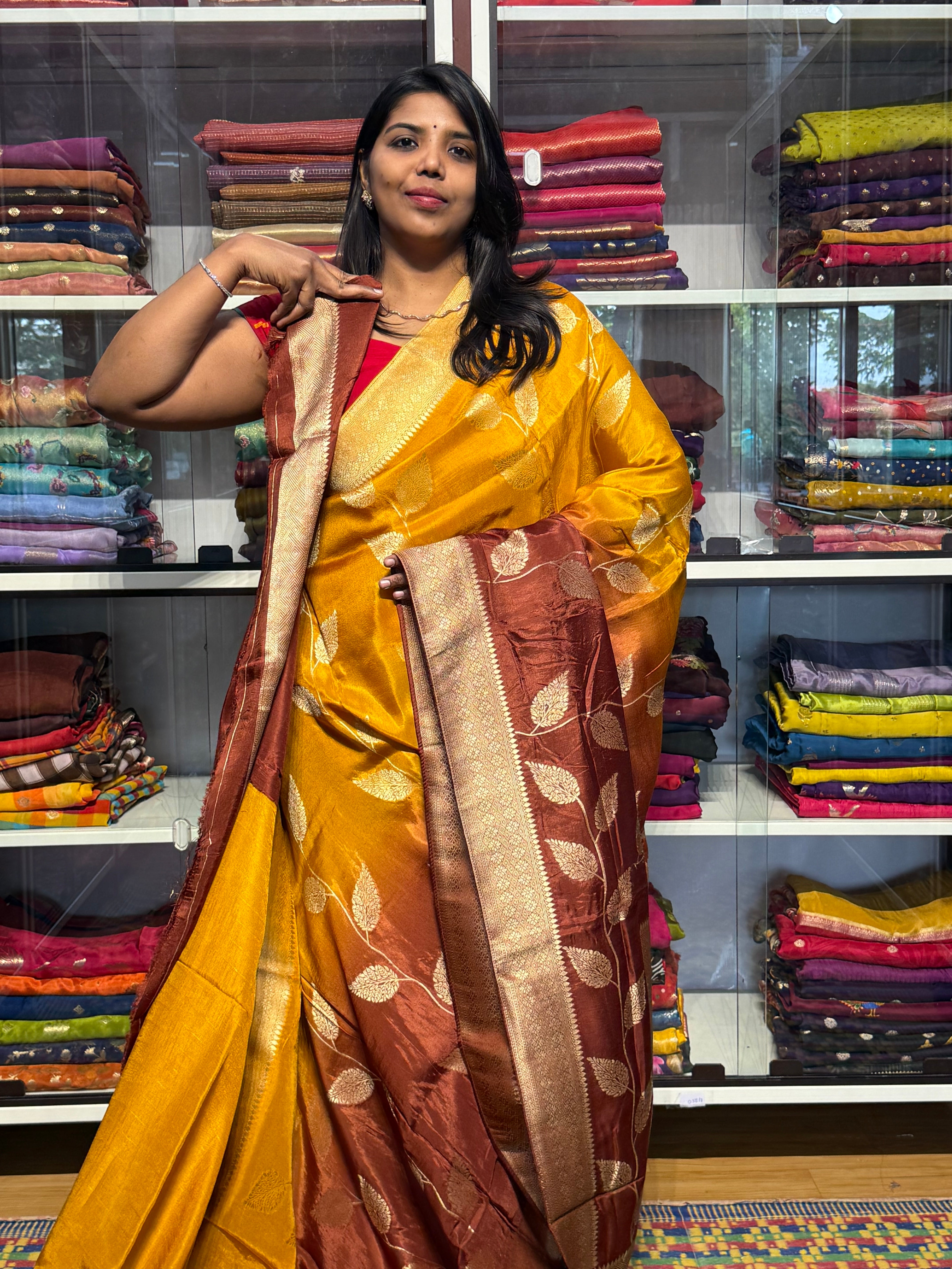 DUAL SHADED MUNGA SILK SAREE WITH CREEPER CONCEPT