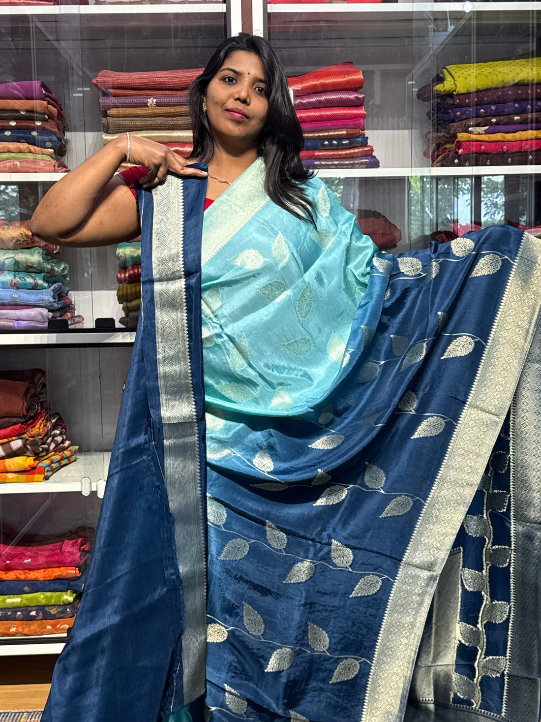 DUAL SHADED MUNGA SILK SAREE WITH CREEPER CONCEPT