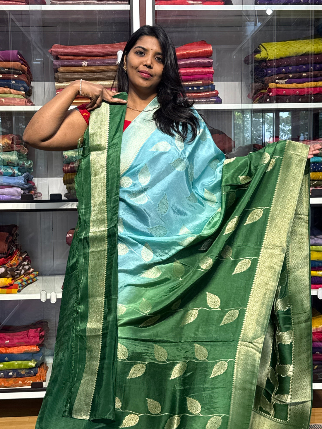 DUAL SHADED MUNGA SILK SAREE WITH CREEPER CONCEPT