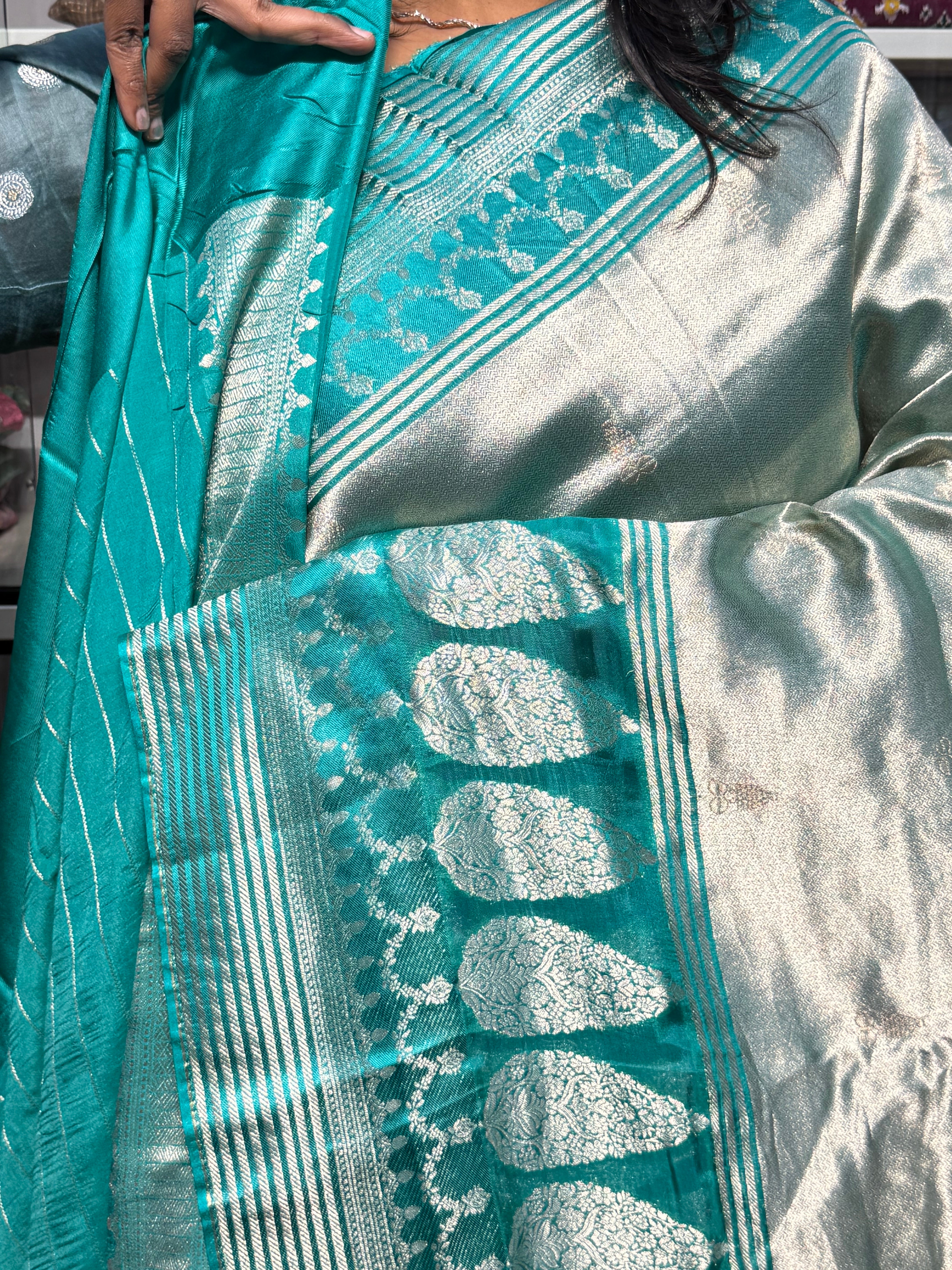PREMIUM TISSUE WEAVING SAREE WITH BIG BORDER
