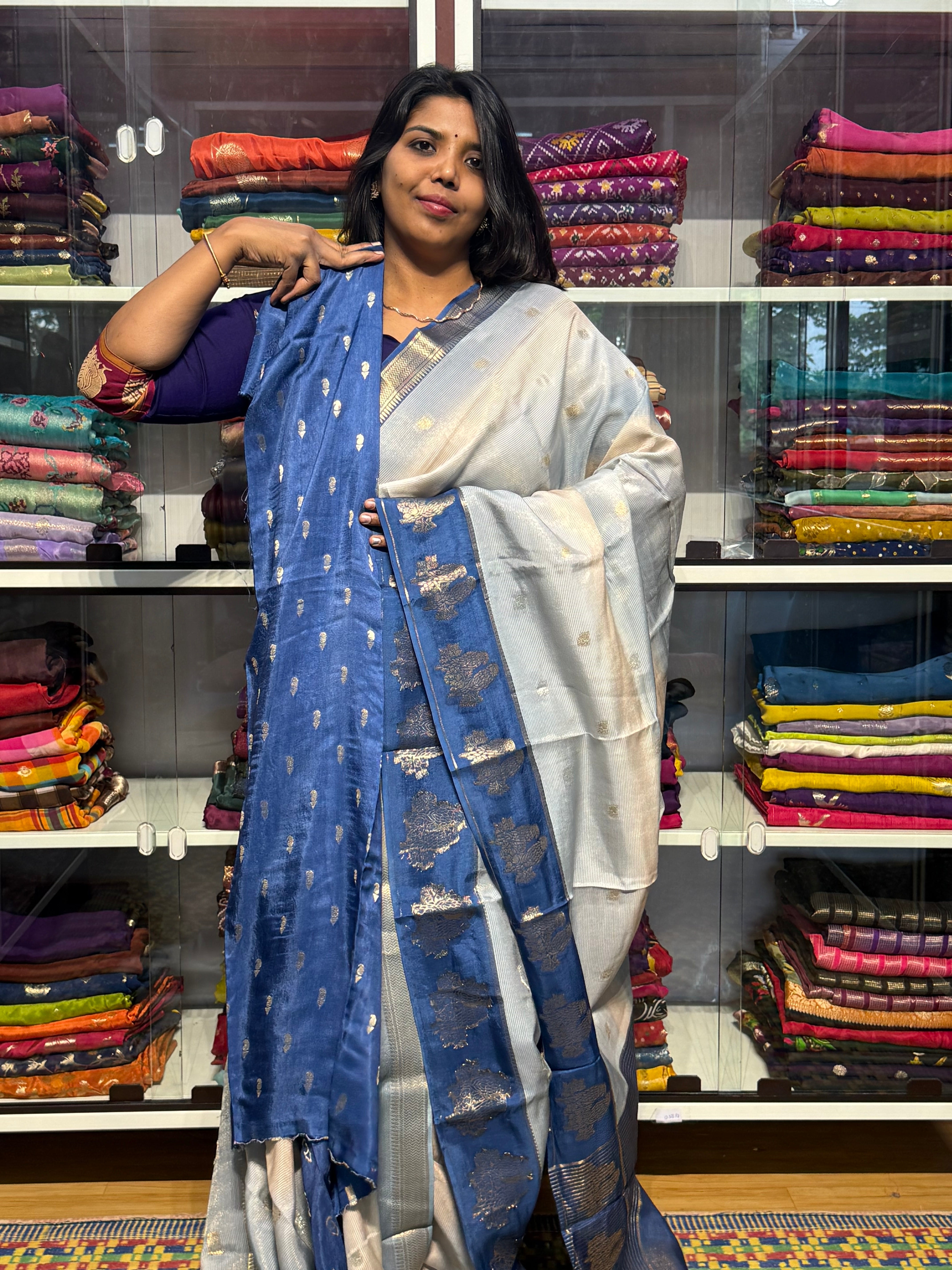 SHADED CONCEPT SAREE WITH CONTRAST BIRDS DESIGN BORDER