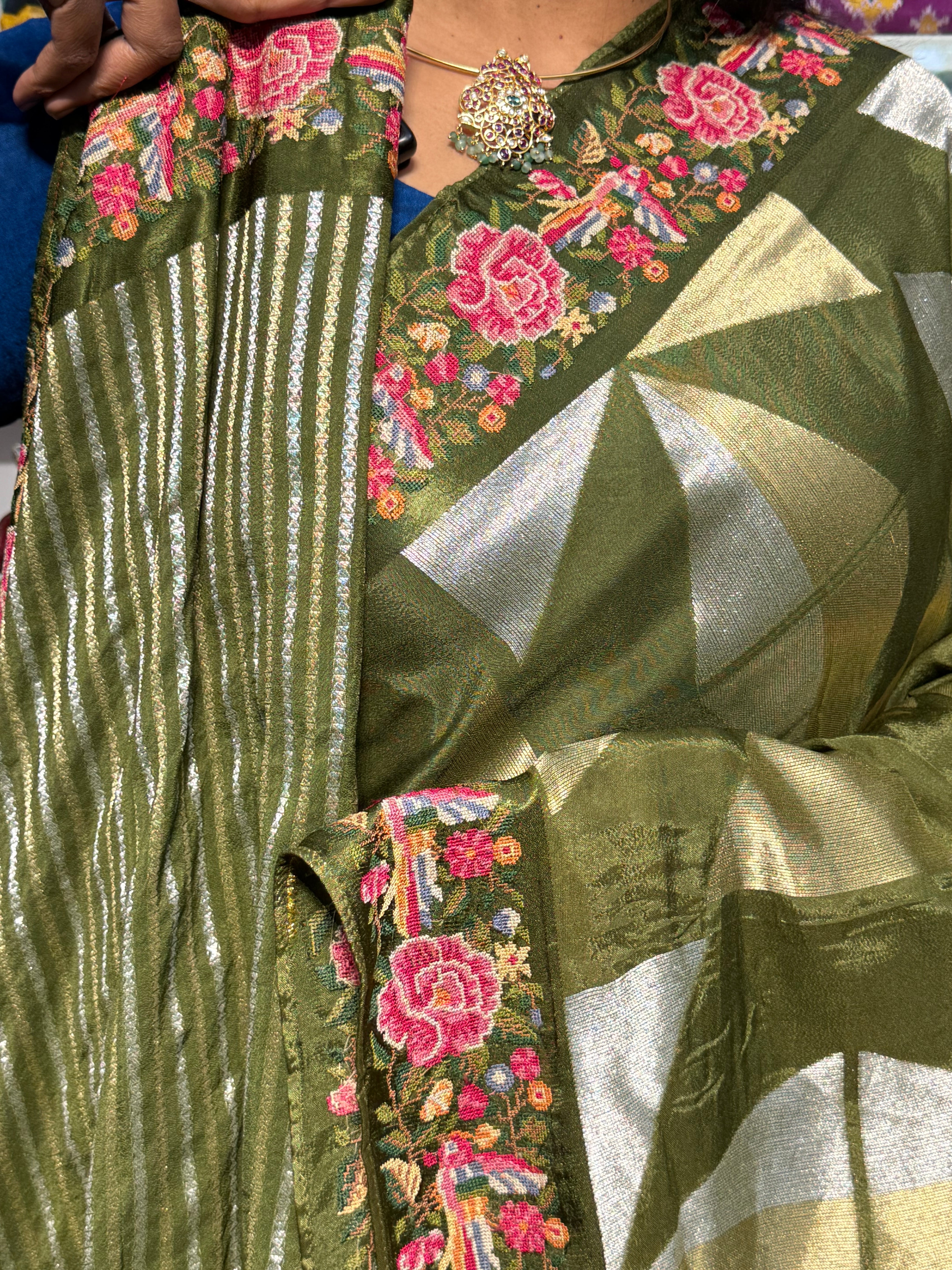 PETIT POINT EMBROIDERY BORDER ON MUNGA CREPE TISSUE WEAVING SAREE: MEHENDI GREEN