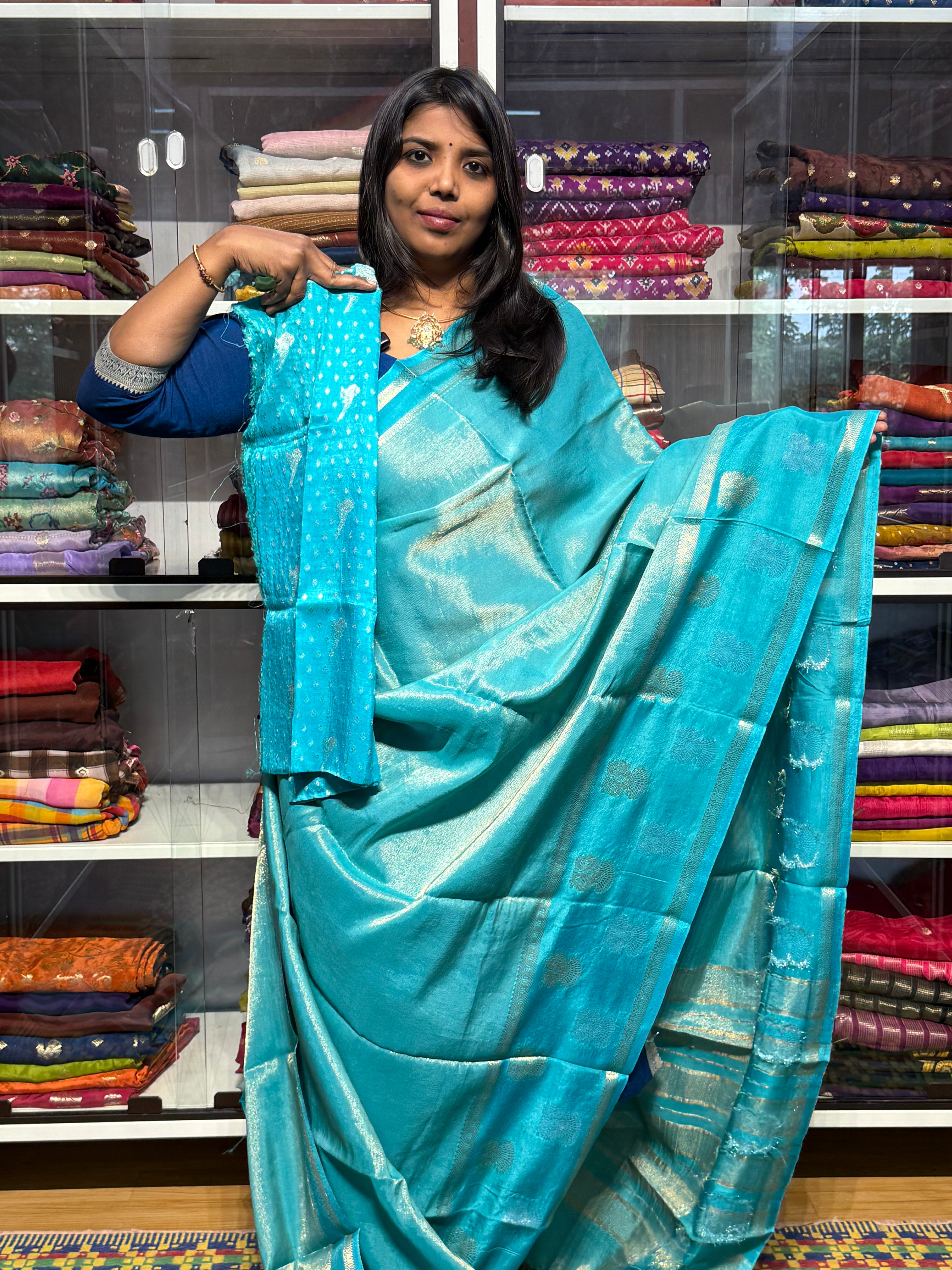 TISSUE SILK WITH GAP BORDER