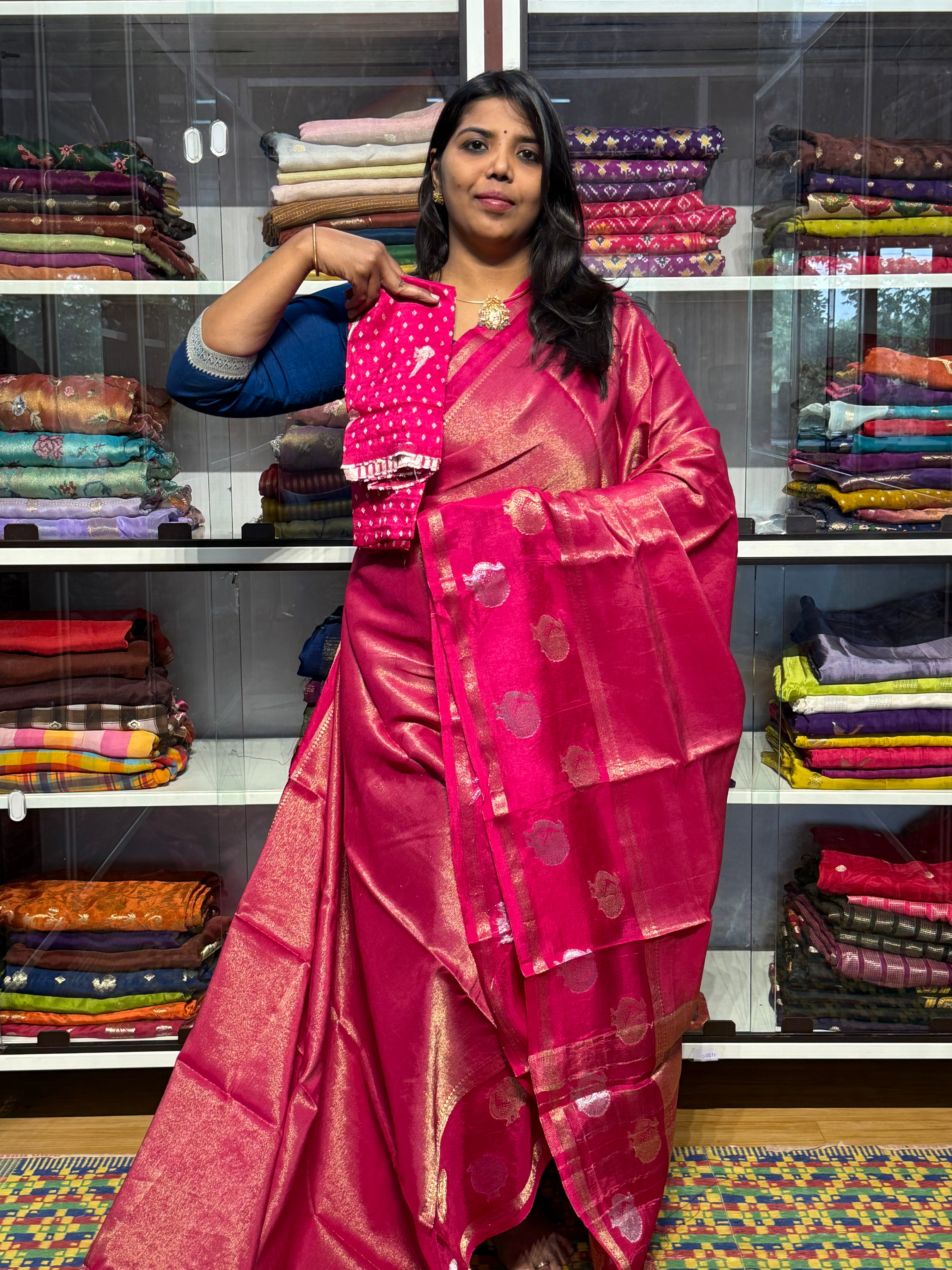 TISSUE SILK WITH GAP BORDER