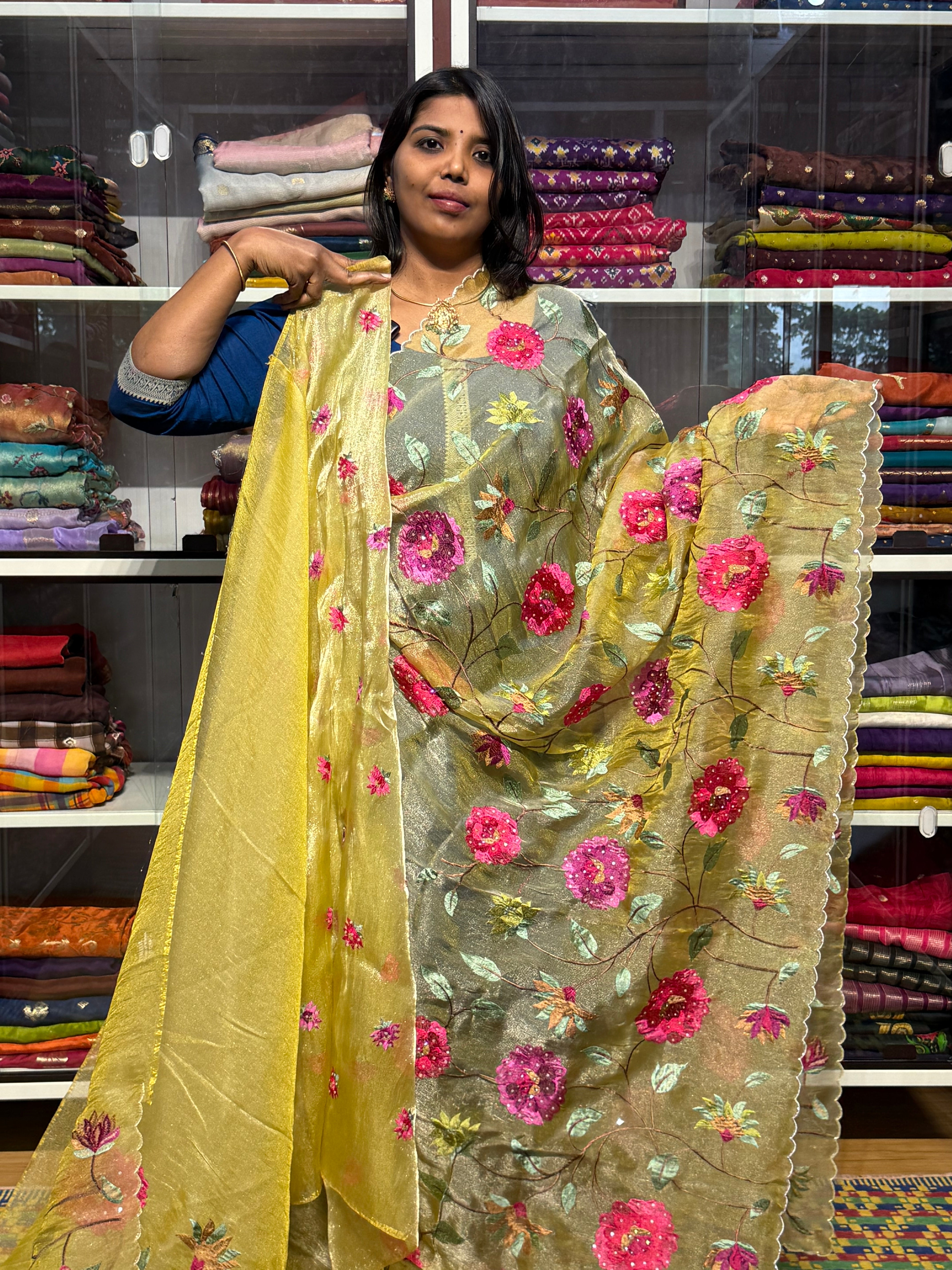 GLASS TISSUE ORGANZA WITH EMBROIDERY, KHARDANA AND SCALLOP
