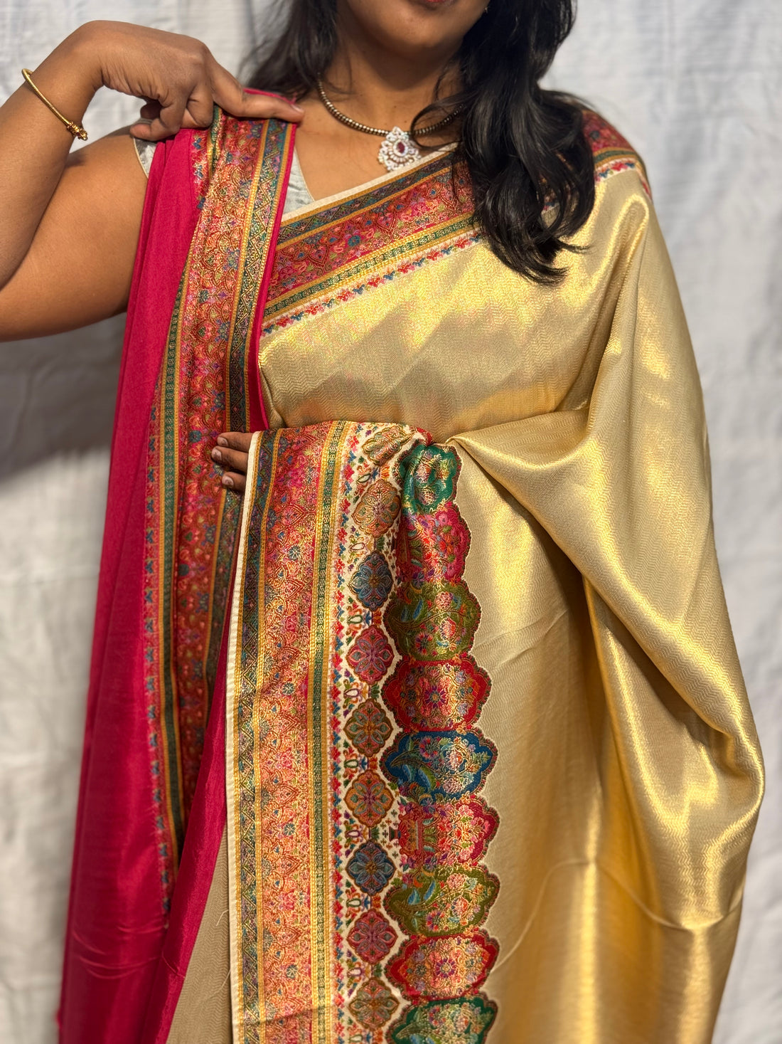 Pashmina position printing saree: GOLD