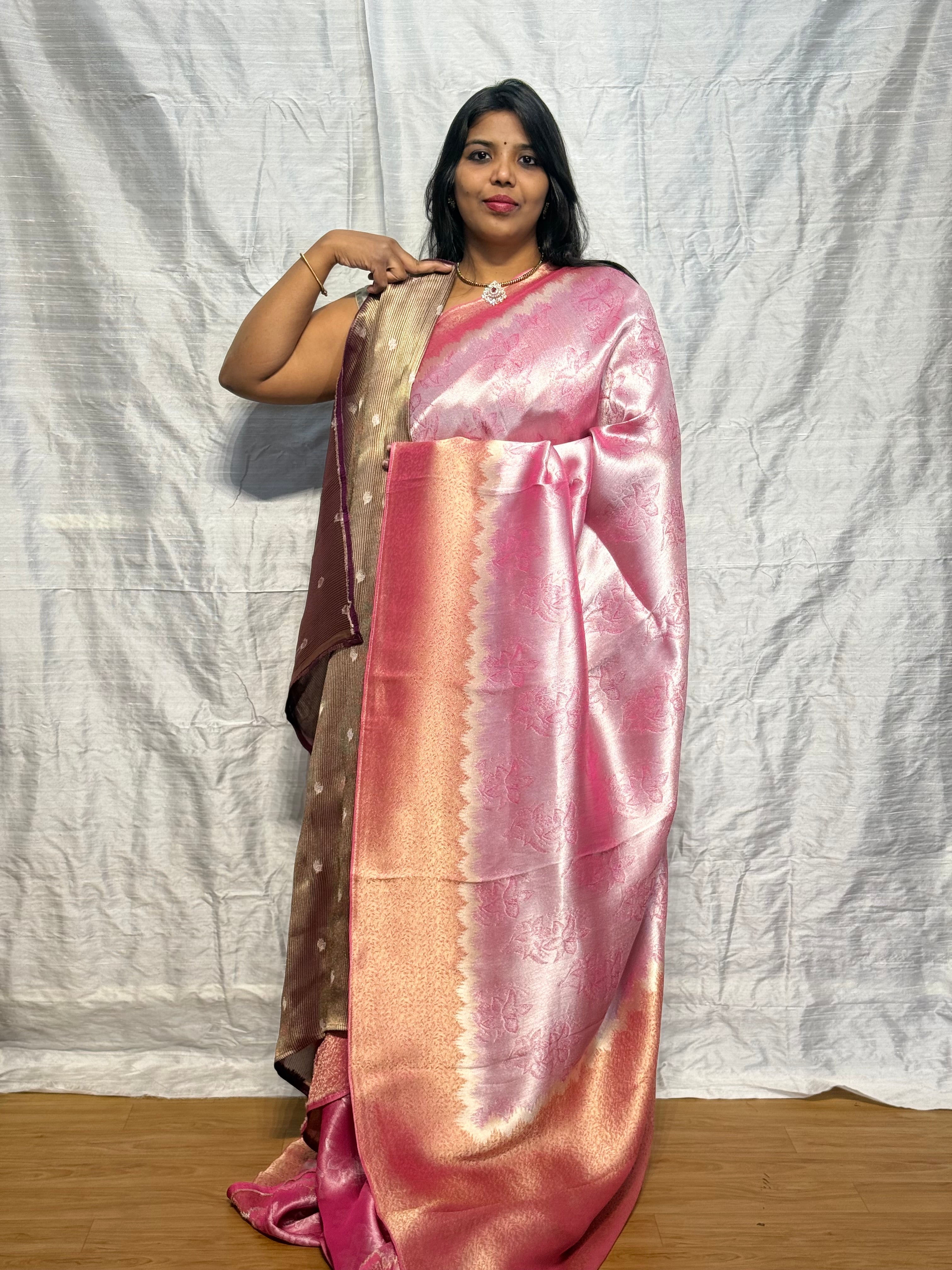 Pure tissue silk with temple border: BABY PINK