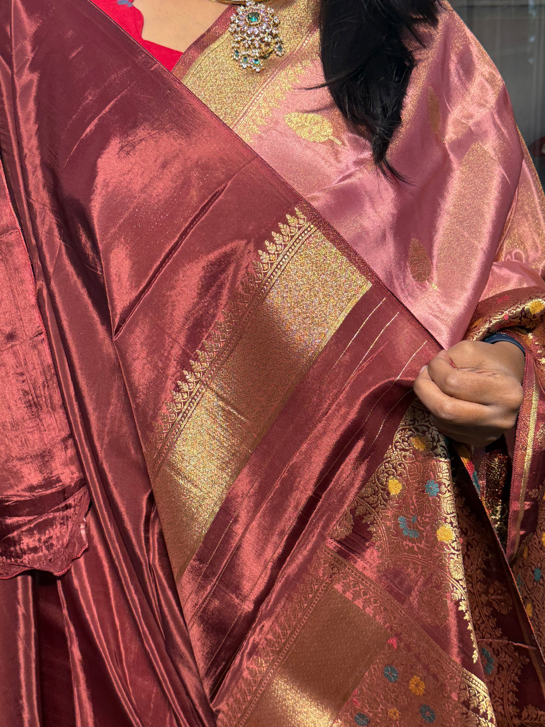 PURE BANARAS TISSUE SILK WITH MEENAKARI BORDER: PEACH WITH BROWN
