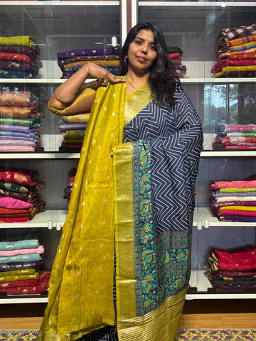 MATKA SILK WITH ZIGZAG PATTERN : BLUE