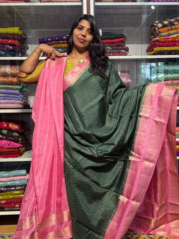 VINTAGES CHECKS SAREE WITH GAP BORDER: GREEN