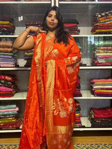BANARAS CHINON SAILK SAREE WITH BIG FLORAL MOTIFS : ORANGE