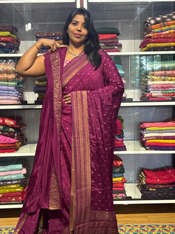 PURE BANARAS CHINON CREPE SILK SAREE: MAGENTA