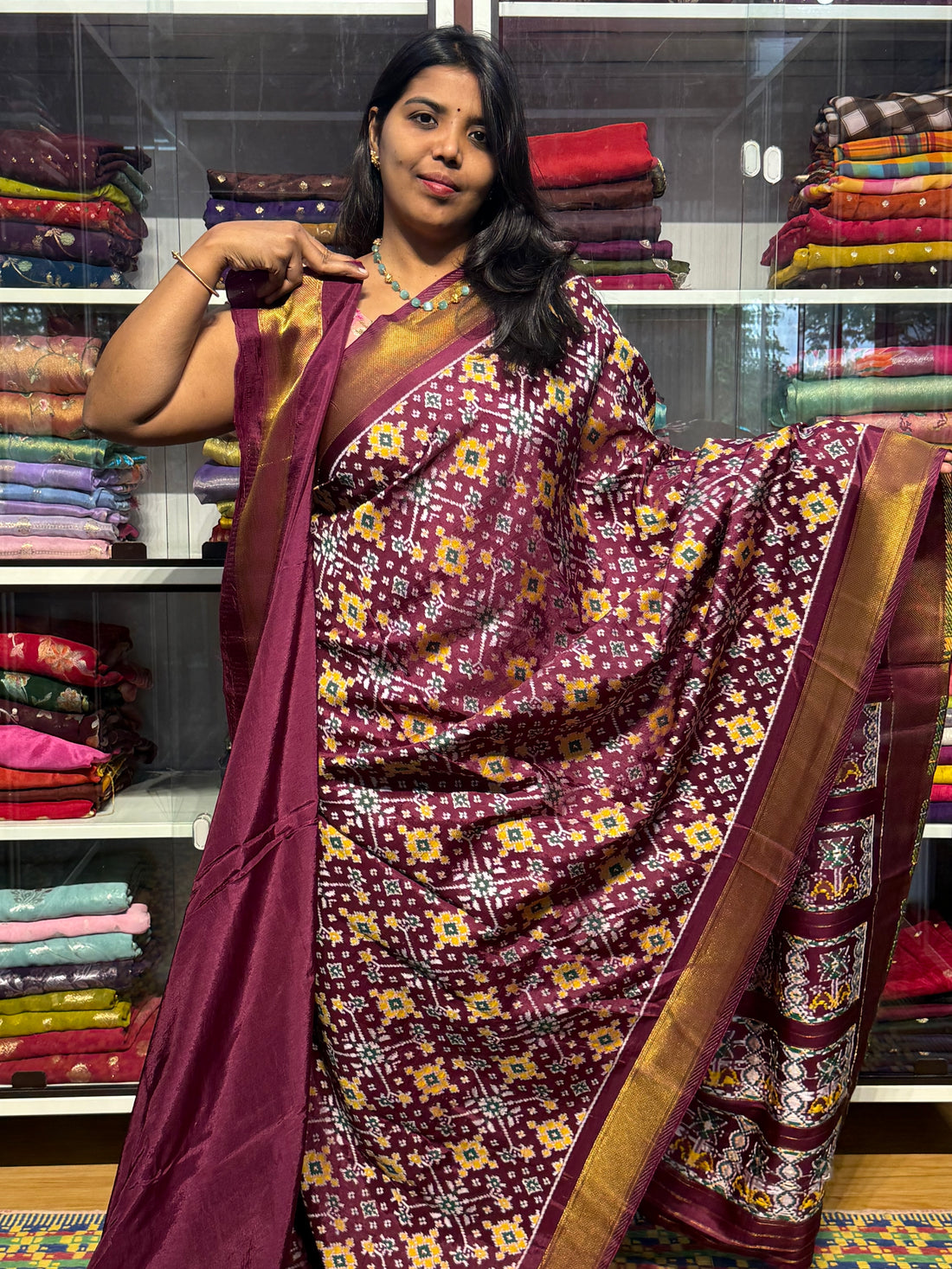 IKKAT PATOLA WEAVING MUNGA SILK WITH KHADDI BORDER: CHOCLATE WINE