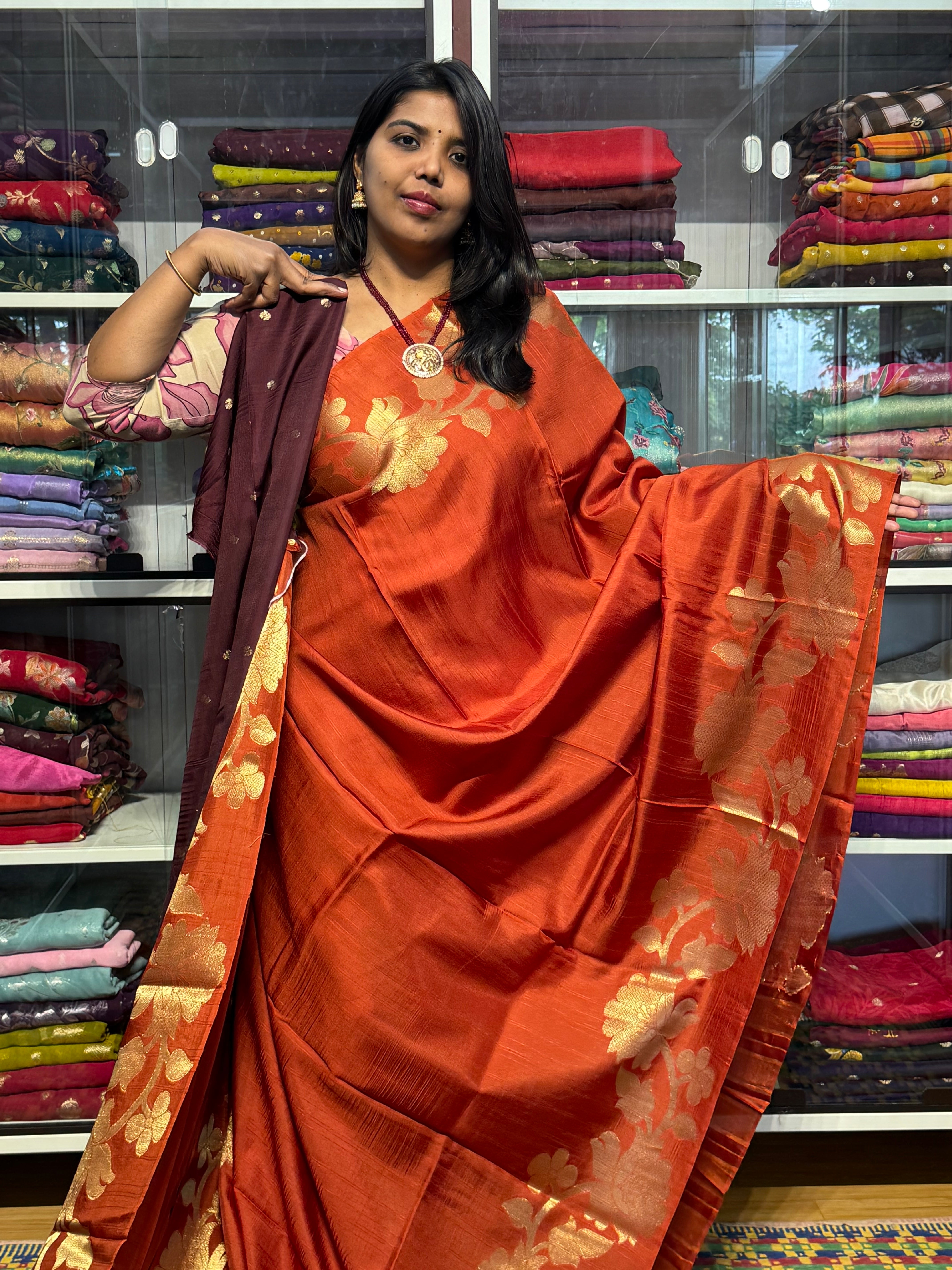 TUSSER CREPE WITH JAMDANI FLORAL BORDER: RUST