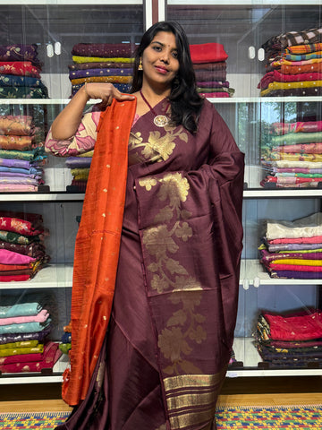 TUSSER CREPE WITH JAMDANI FLORAL BORDER:  BROWN