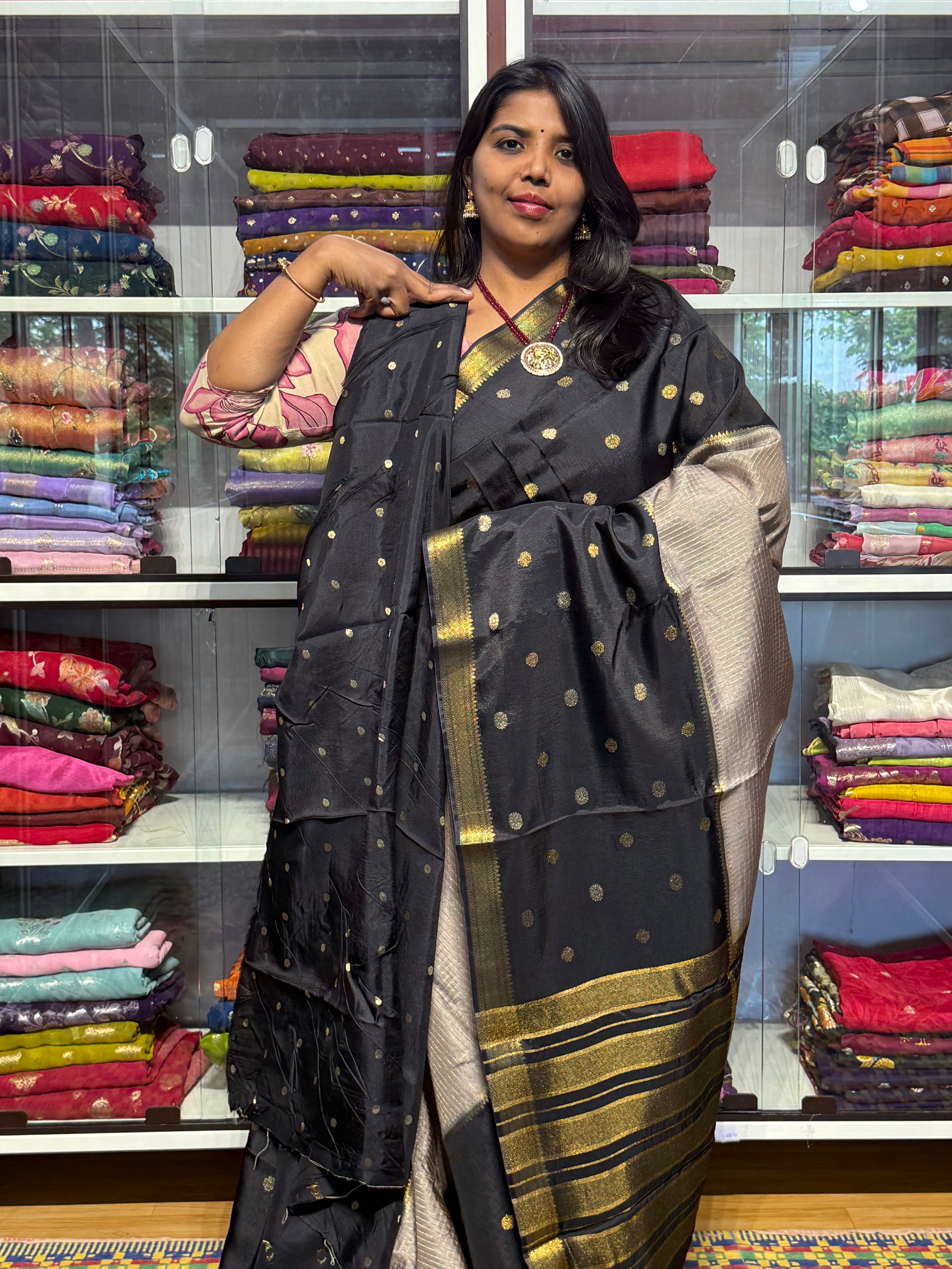 RUSSIAN SILK SAREE WITH CHECK PATTERN : BEIGE AND BALCK