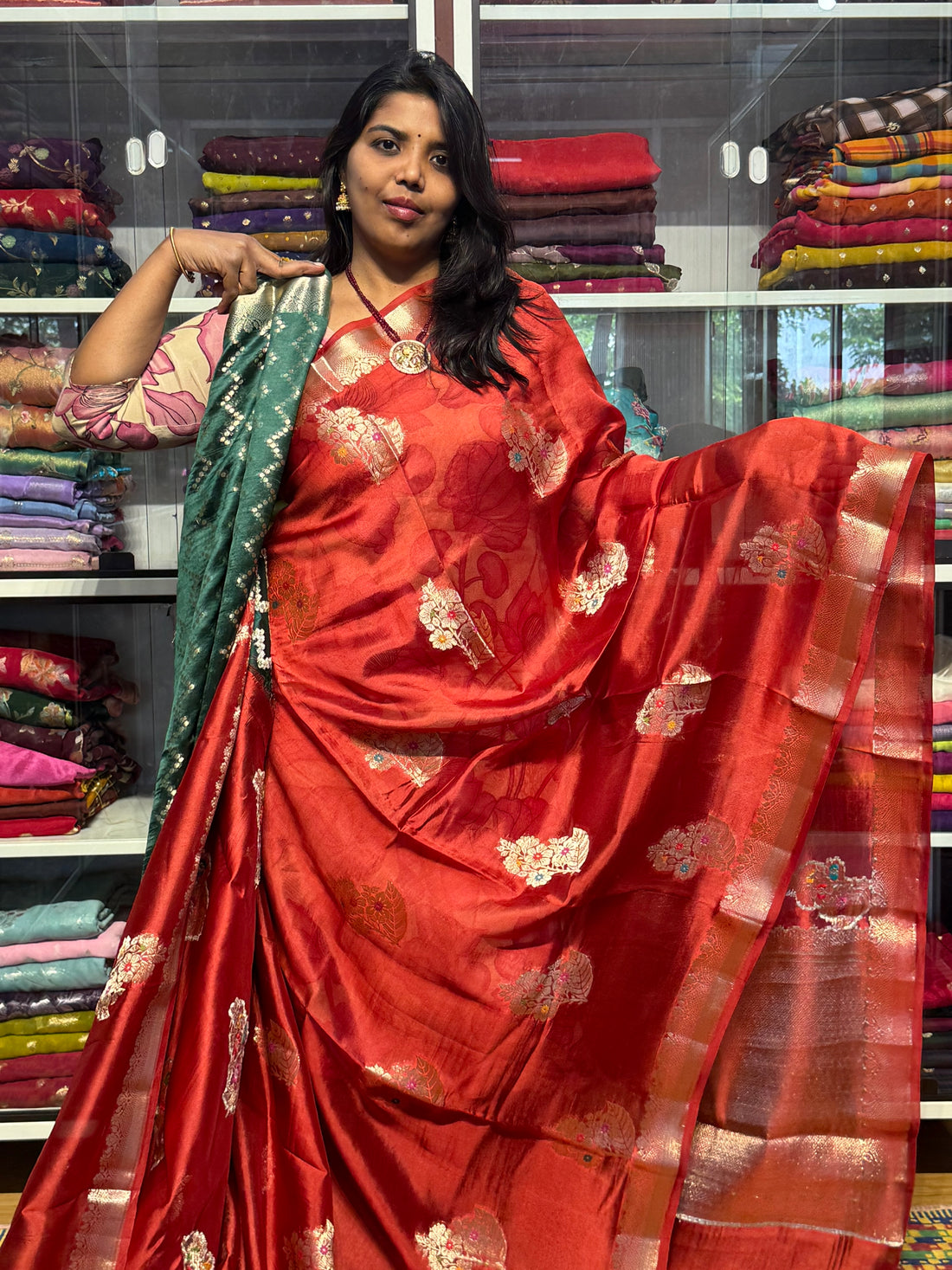 PURE BANARAS GREEN MANGO SILK : RED AND GREEN
