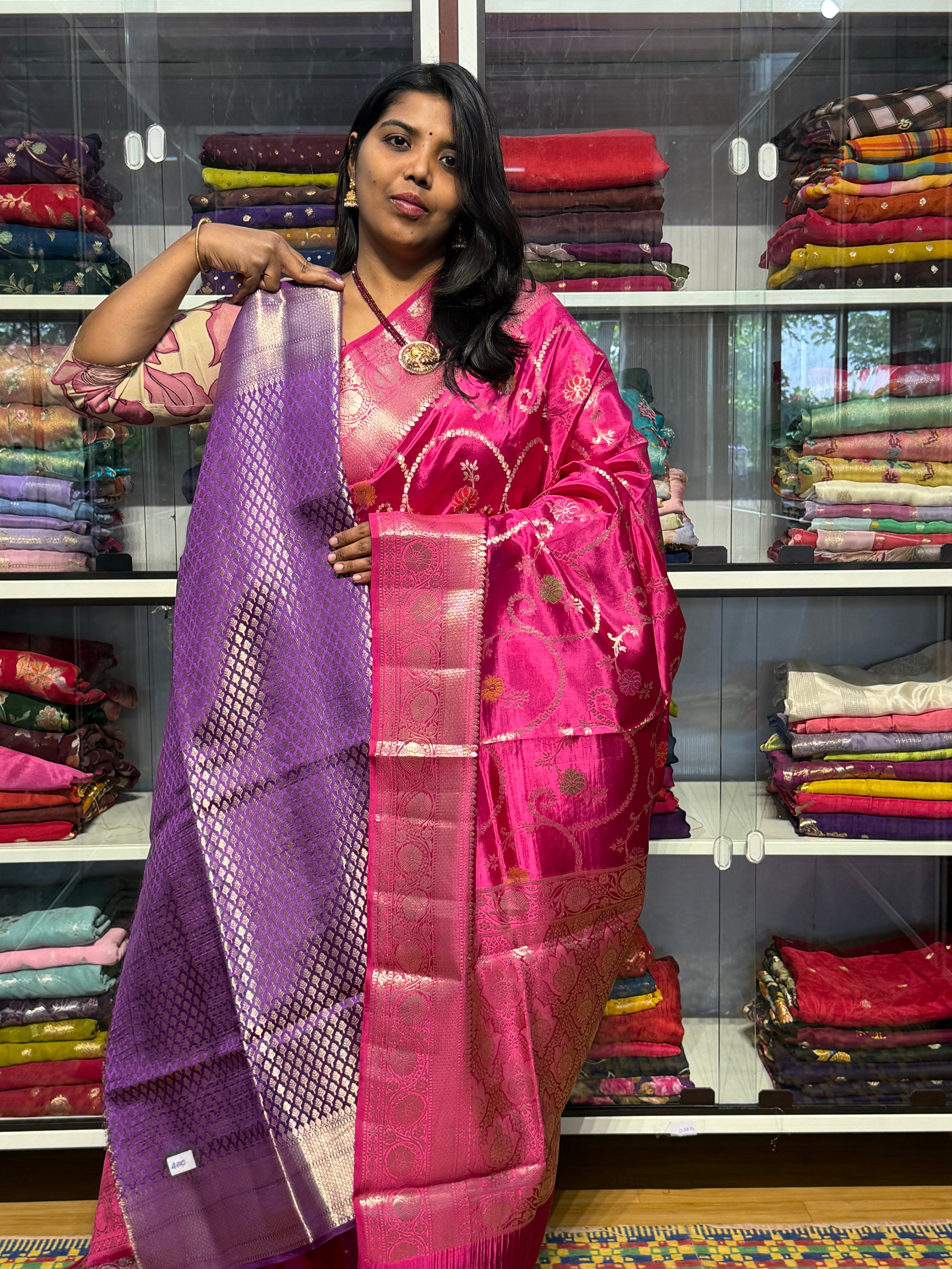 BANARAS GREEN MANGO SILK WITH JAAL PATTERN: PINK