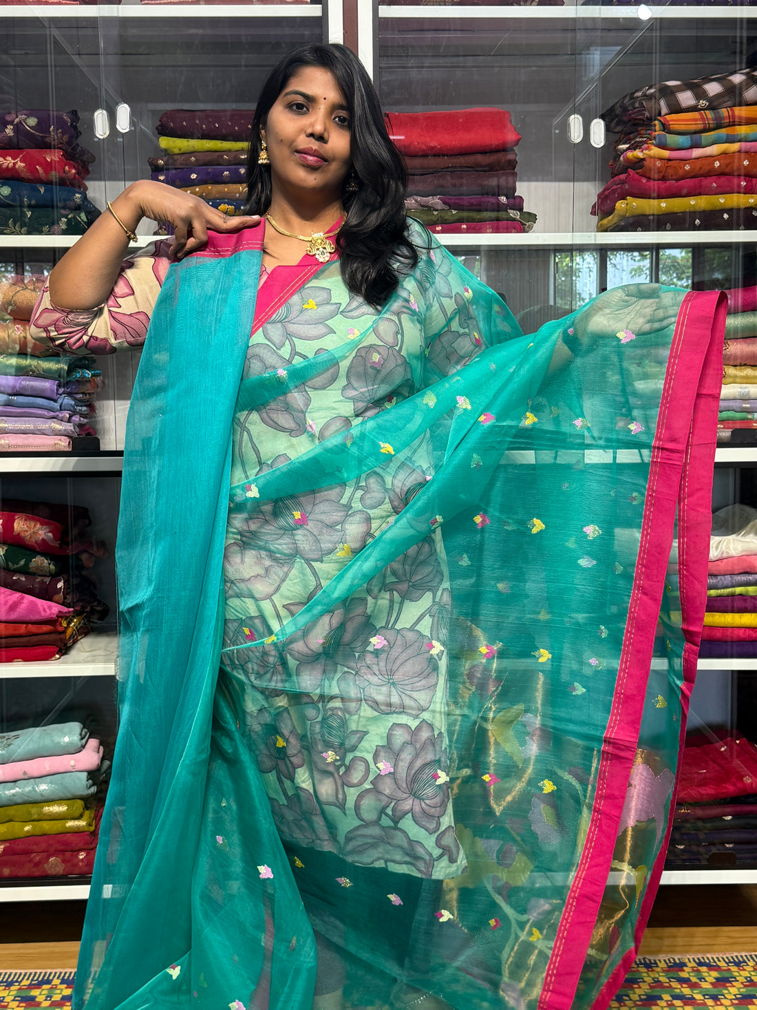 PURE HANDLOOM MUSLIN JAMDANI SAREE WITH PAITHANI PALLU: RAMA GREEN