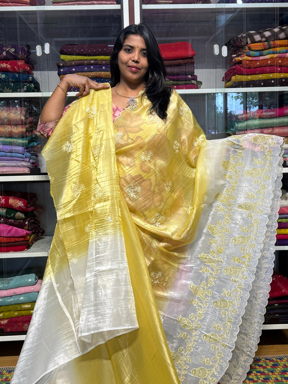 GUCCHI CRUSH WITH APPLIQUE AND SHADED CONCEPT: YELLOW AND WHITE