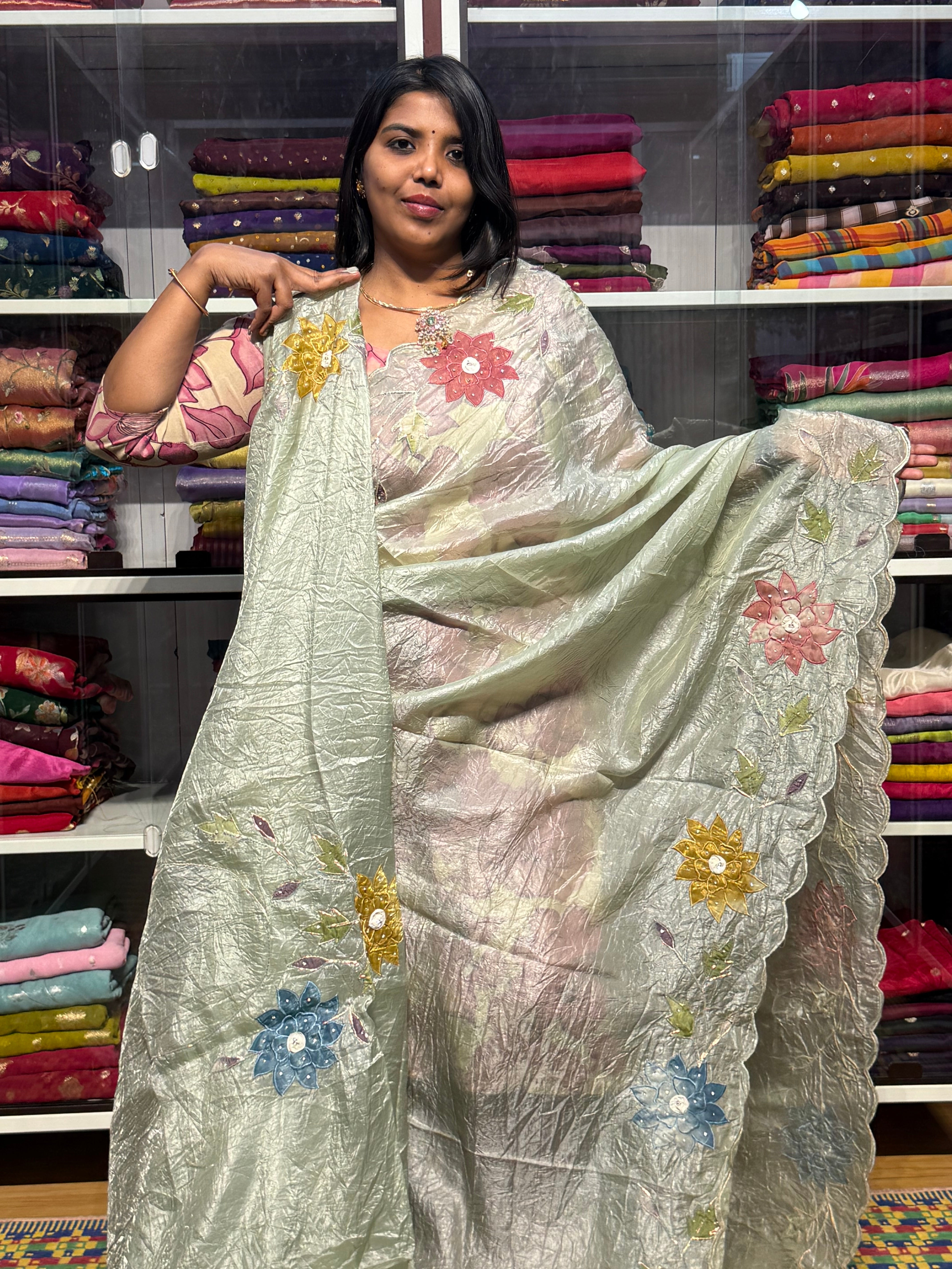 GUCCHI CRUSH SAREE WITH APPLIQUE AND SCALLOP: PISTA