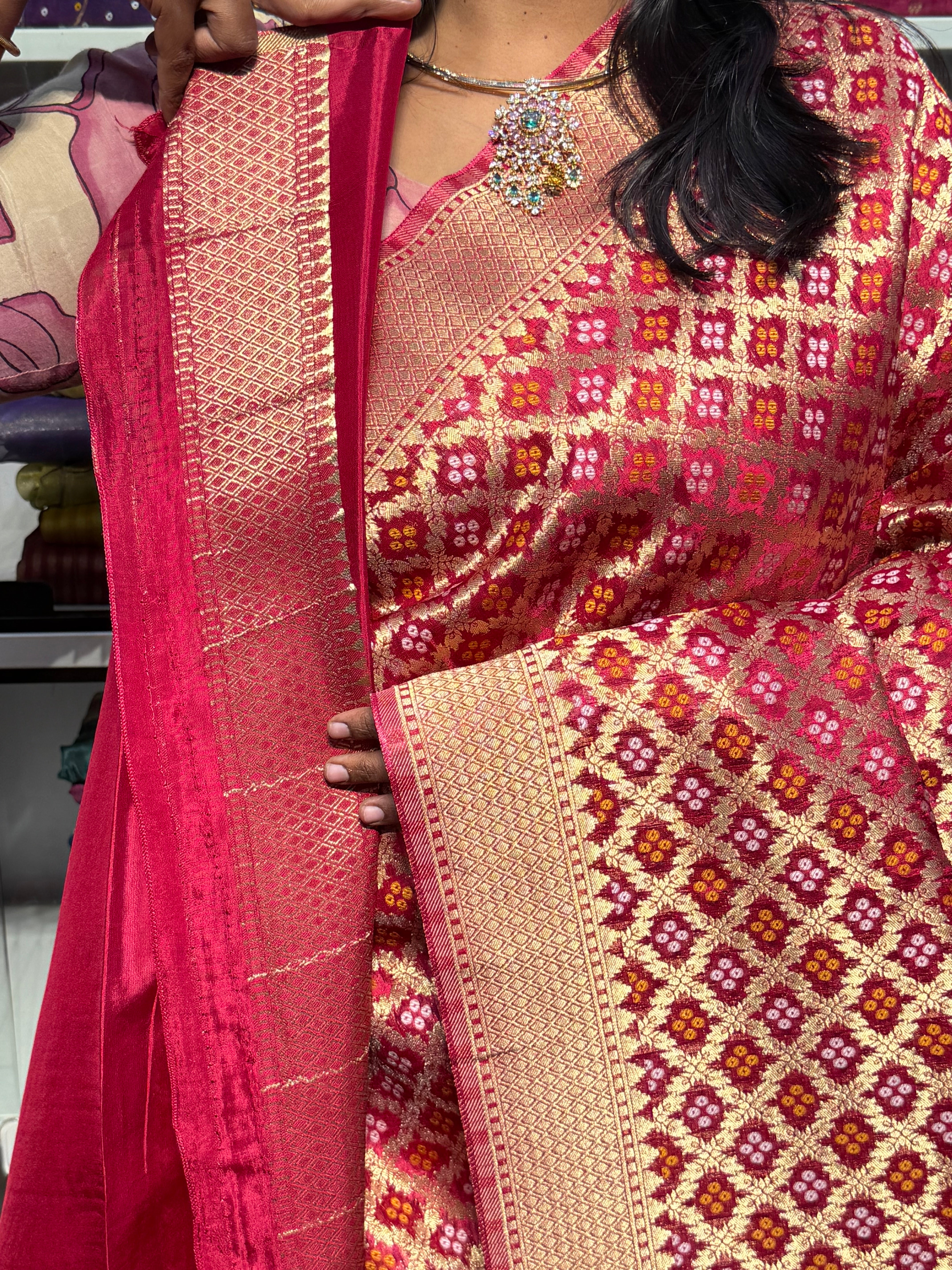 BANARAS CHINON SILK SAREE WITH JAAL AND BANDINI WEAVING: PINK