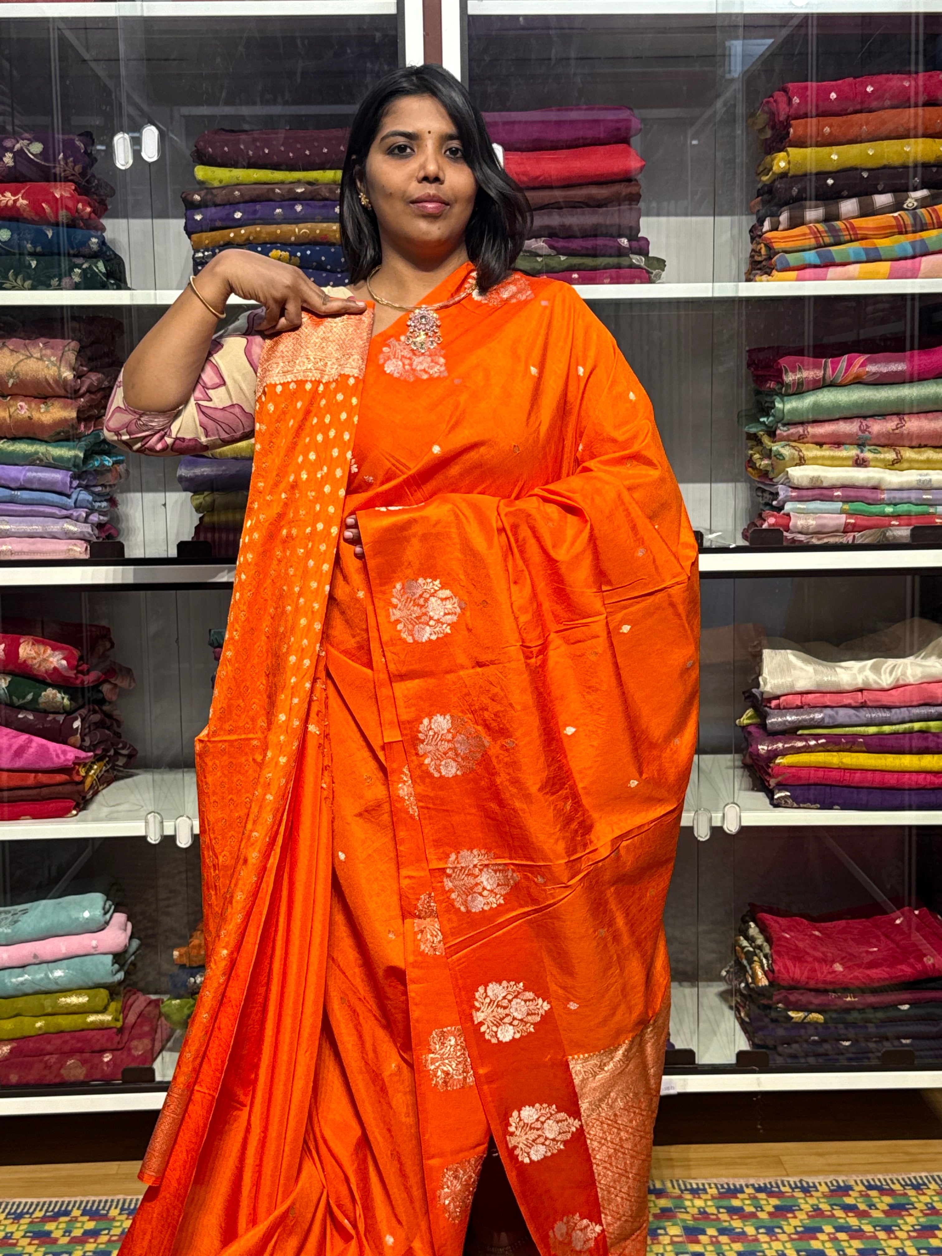 RUSSIAN SILK WITH BORDERLESS PATTERN: ORANGE
