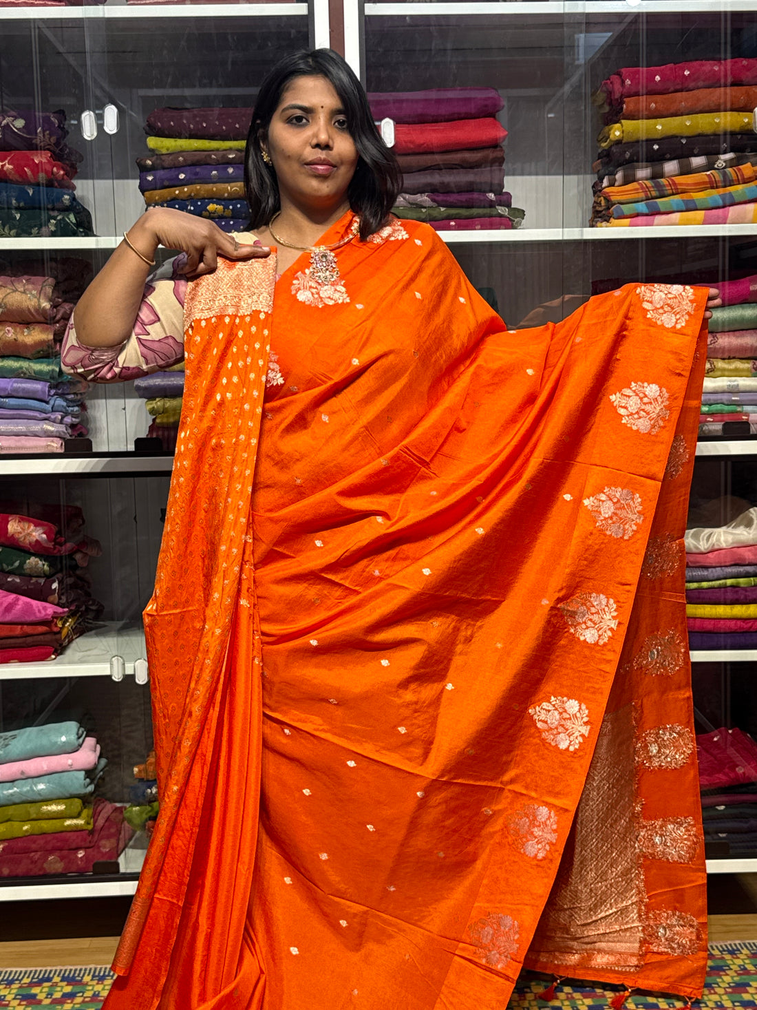 RUSSIAN SILK WITH BORDERLESS PATTERN: ORANGE