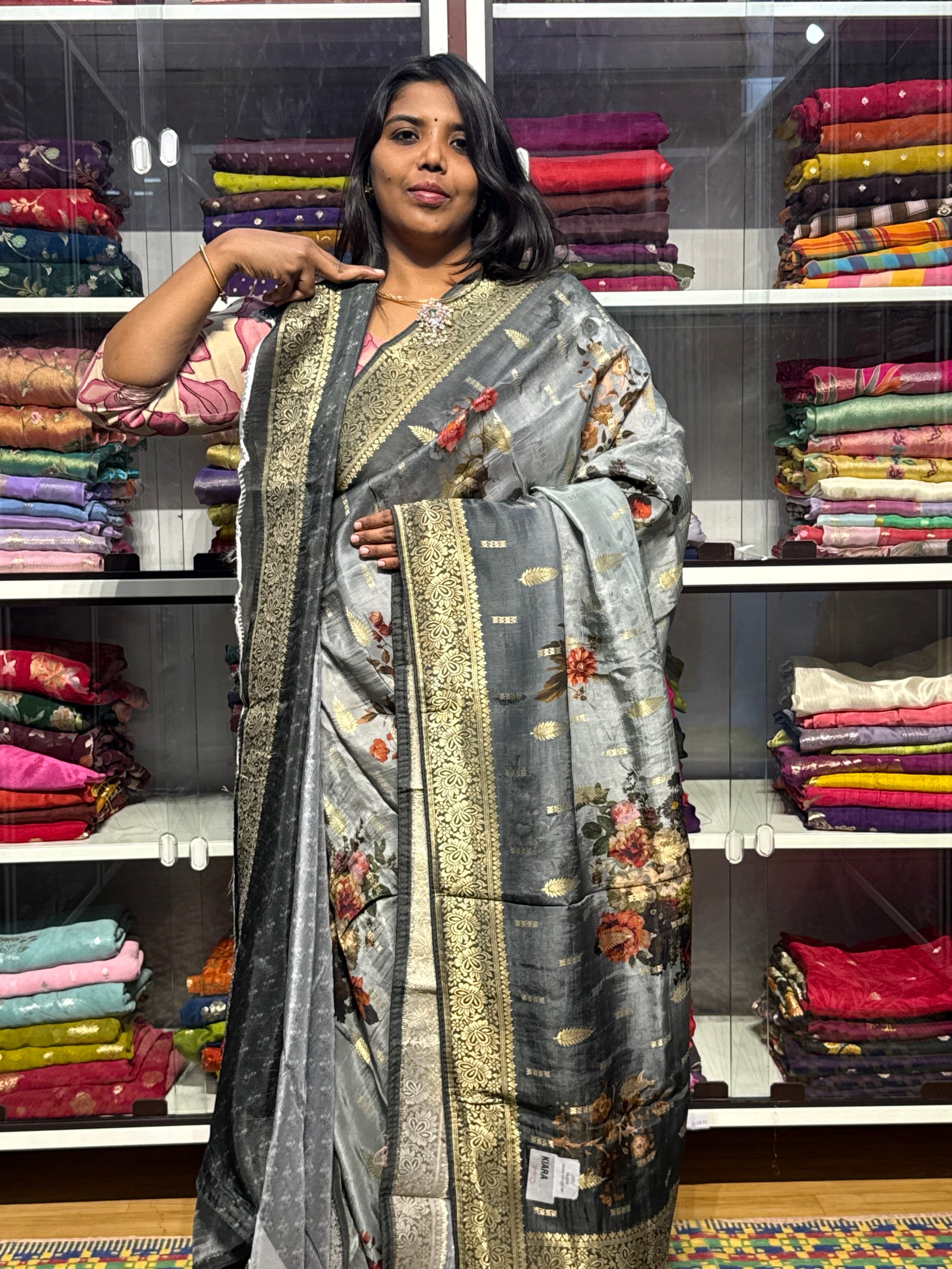 MUNGA CREPE WITH FLORAL DIGITAL PRINT: GREY