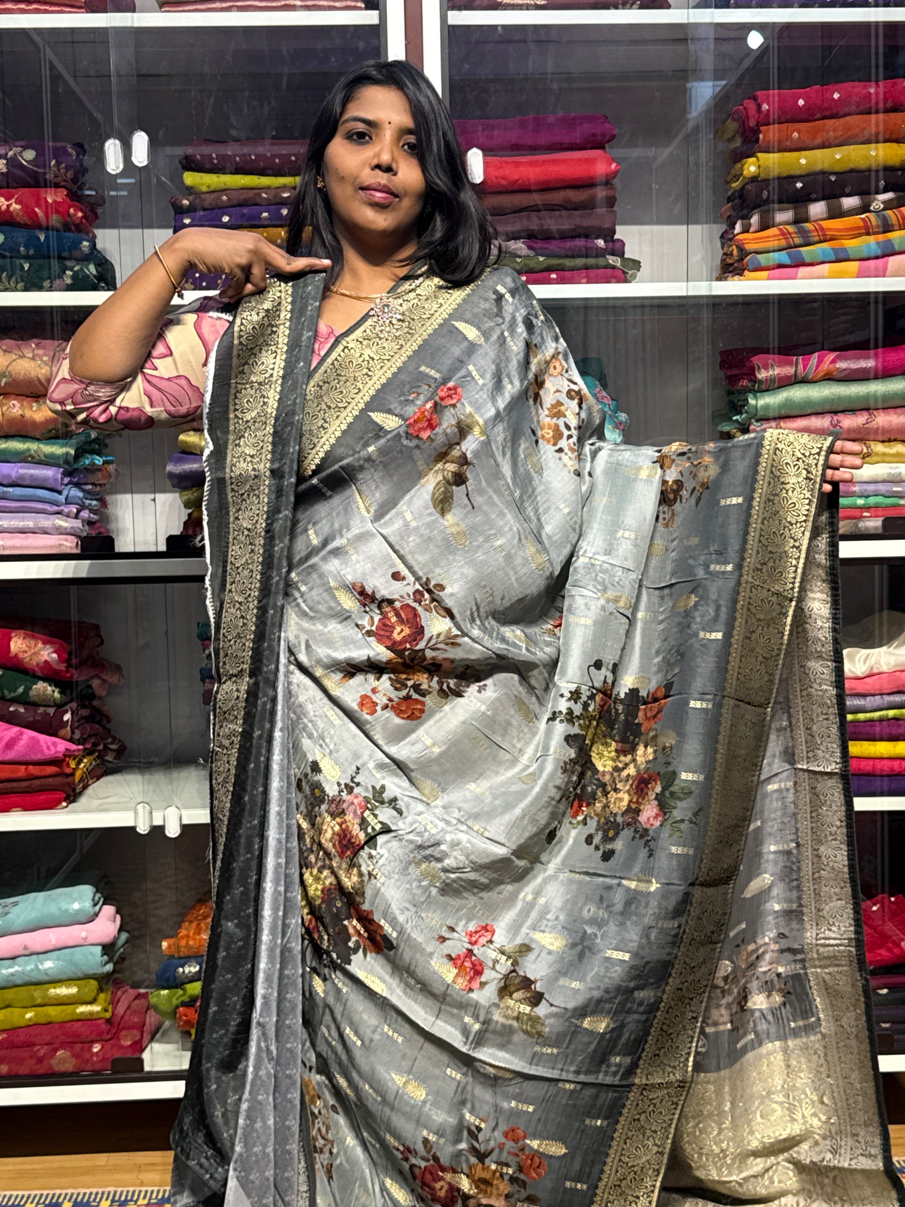 MUNGA CREPE WITH FLORAL DIGITAL PRINT: GREY