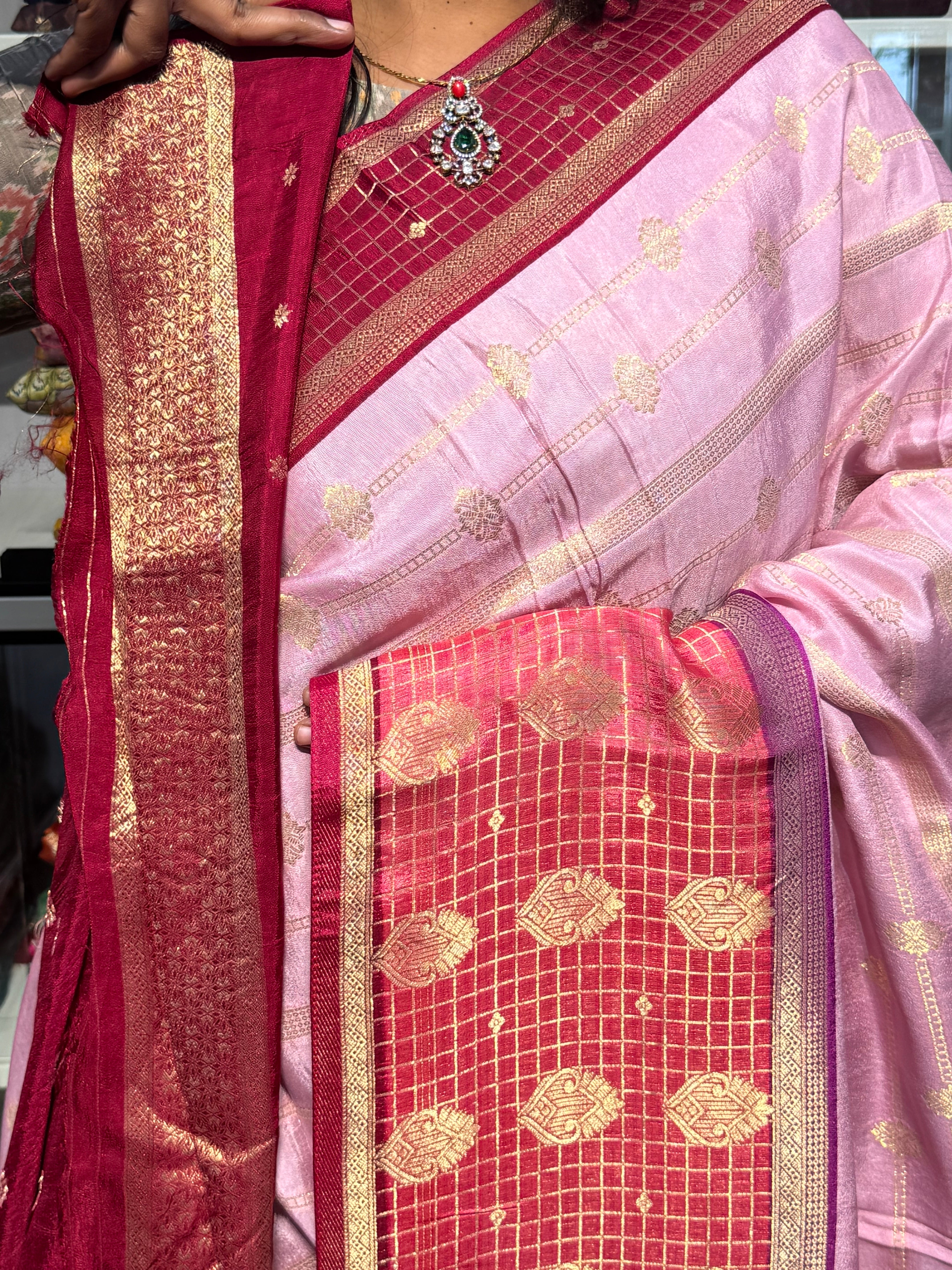 PURE DOLA SILK SAREE WITH CHAP DYE : BABY PINK
