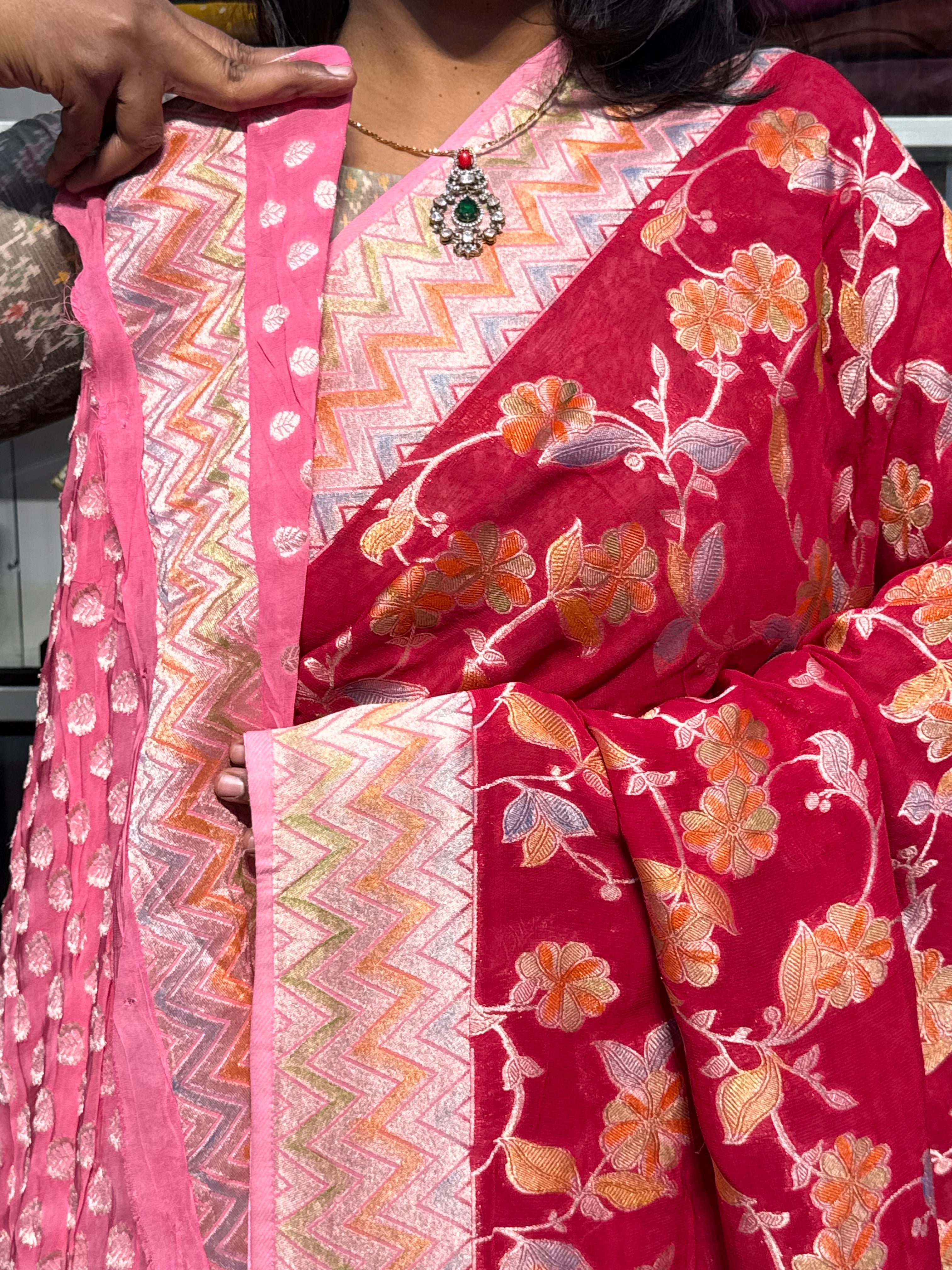 PURE KHADDI GEORGETTE WITH ALL OVER WEAVING AND BRUSH PAINTED: RANI PINK WITH BABY PINK