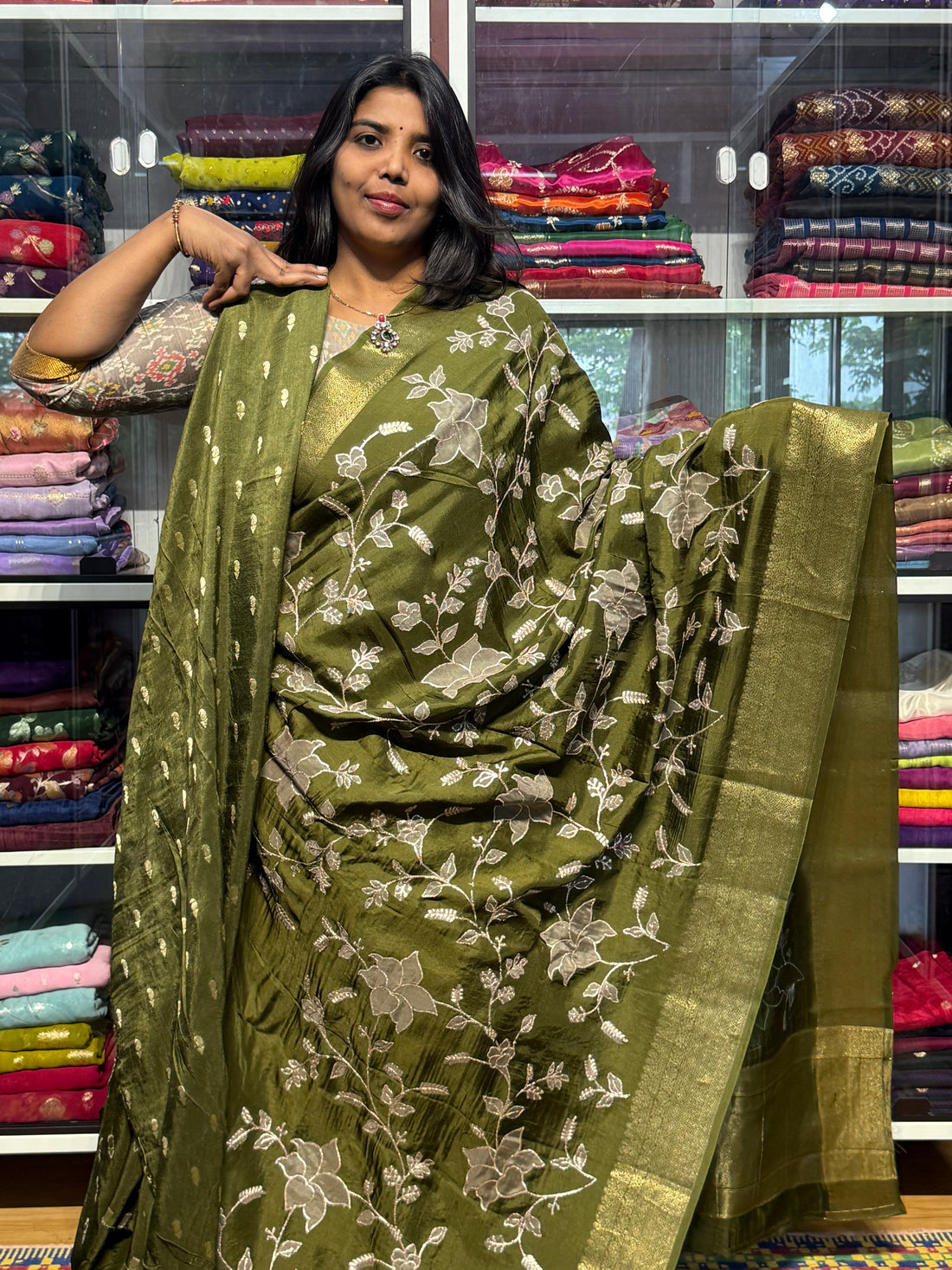 APPLIQUE WORK SAREE WITH KANCHI BORDER: OLIVE GREEN