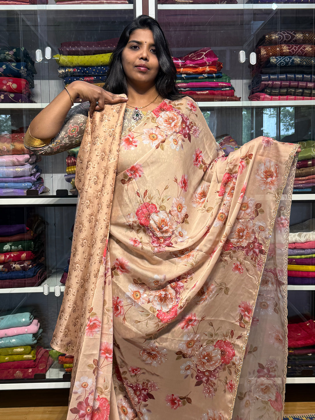 RANGOLI CREPE WITH KHARDANA HANDWORK SCALLOP BORDER: BEIGE