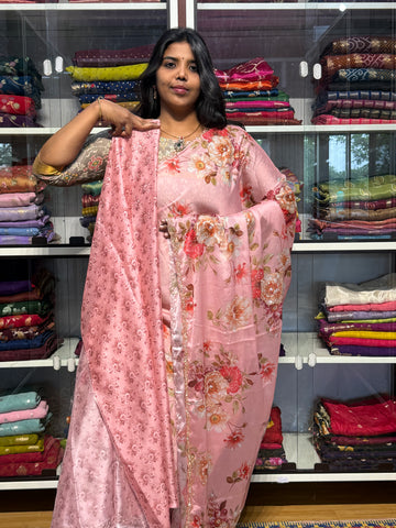 RANGOLI CREPE WITH KHARDANA HANDWORK SCALLOP BORDER: PINK