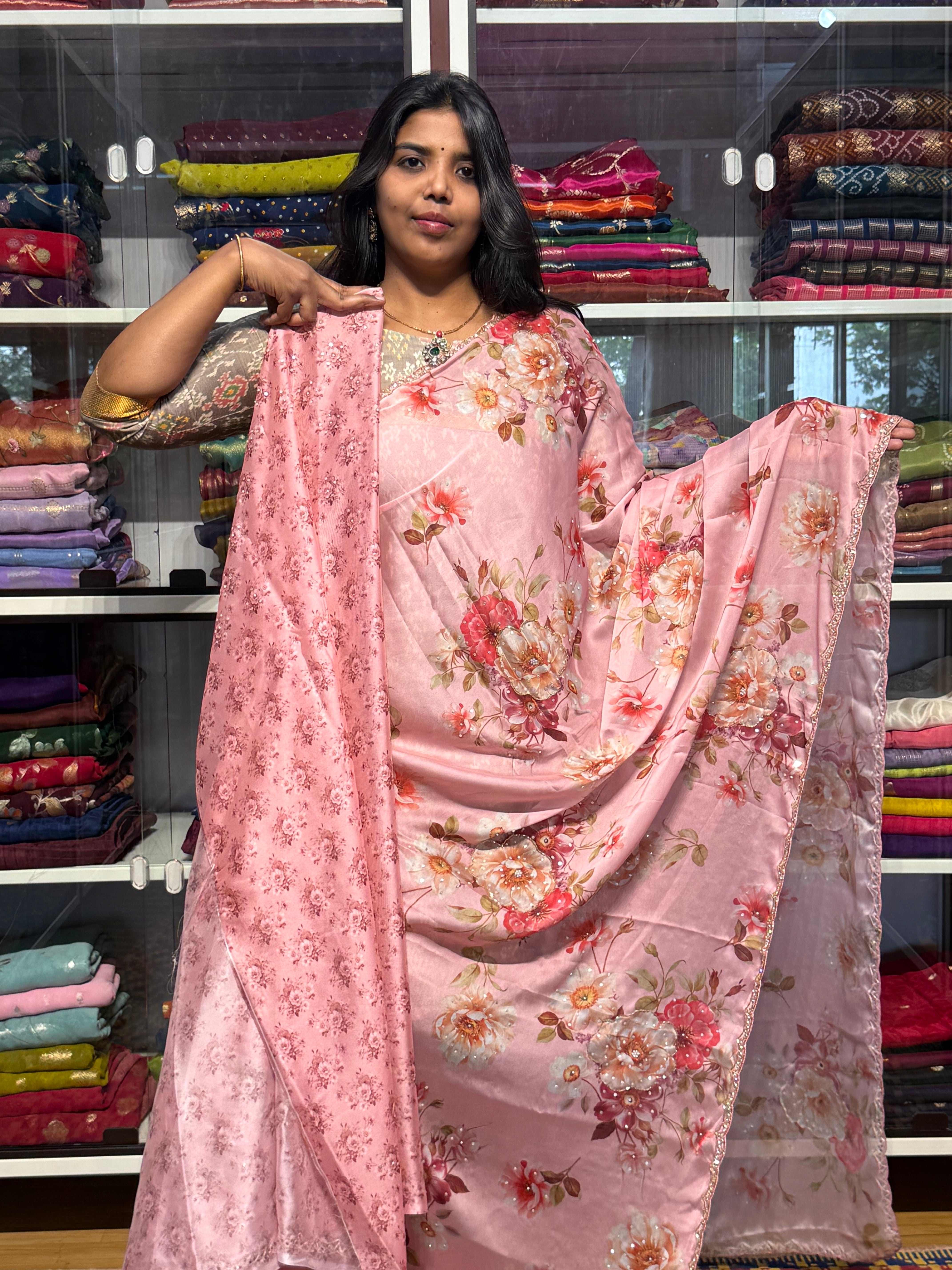 RANGOLI CREPE WITH KHARDANA HANDWORK SCALLOP BORDER: PINK