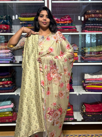 RANGOLI CREPE WITH KHARDANA HANDWORK SCALLOP BORDER: PASTEL PARROT GREEN